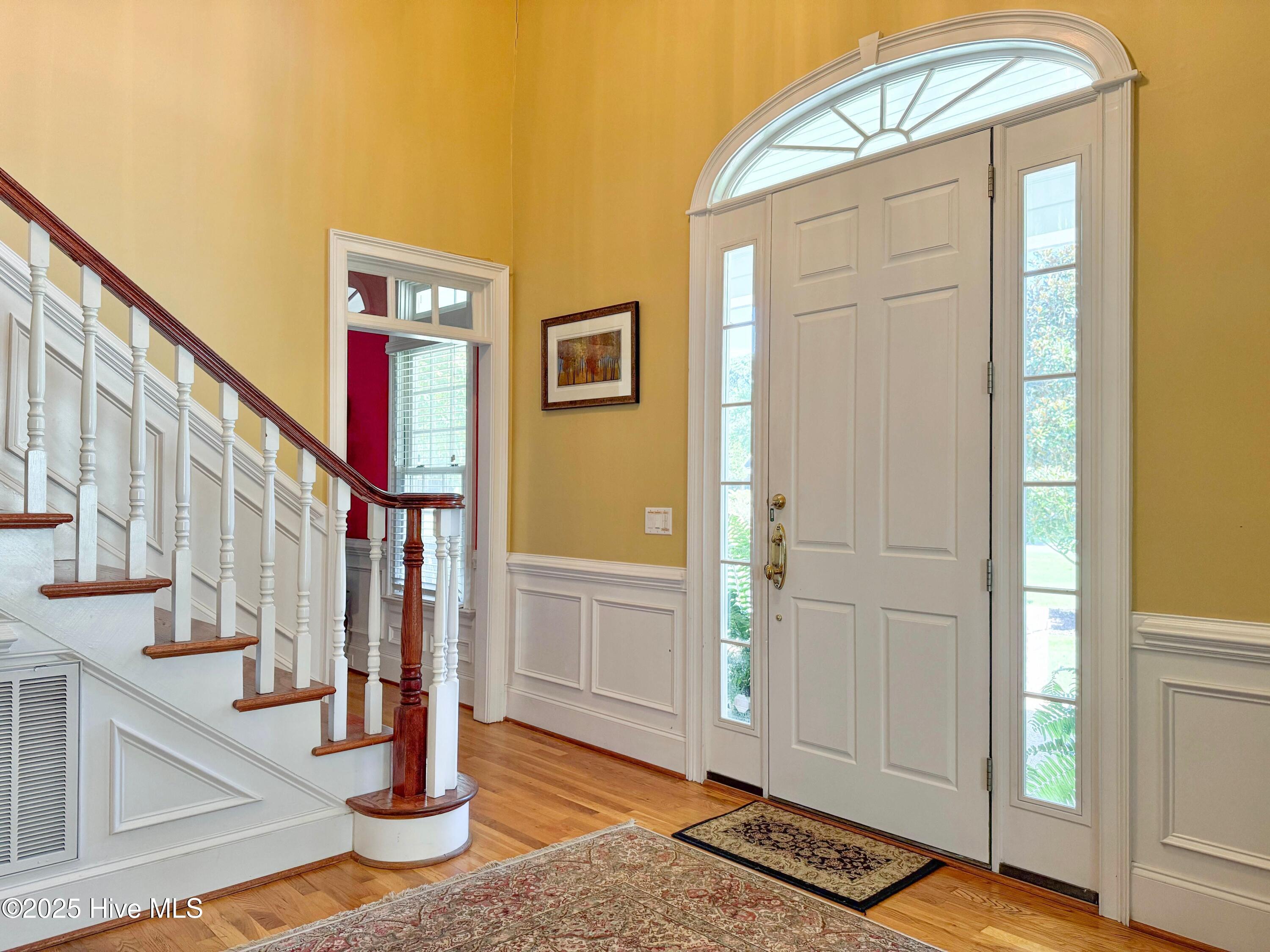 100561292 | Photo 13