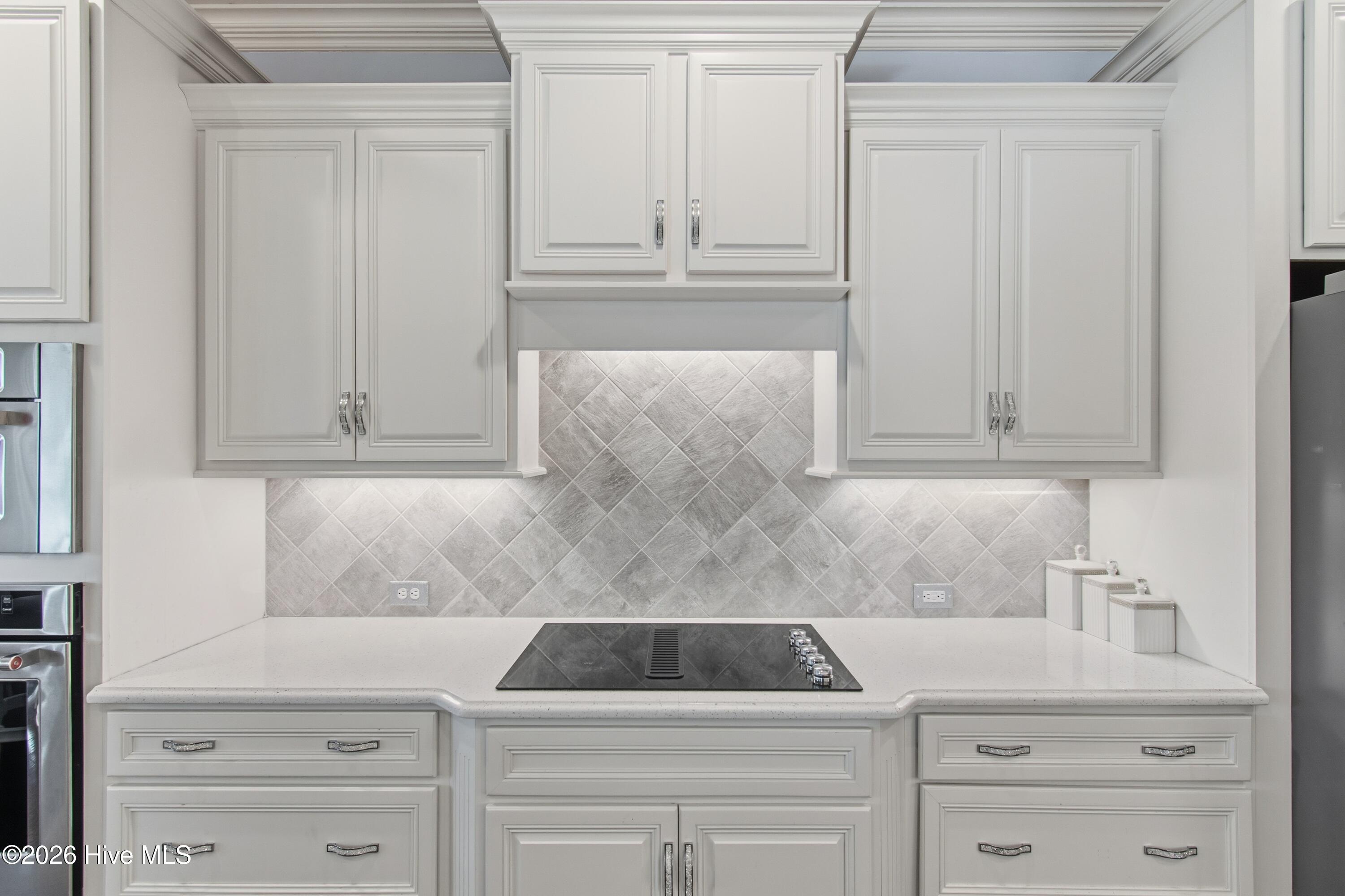 100548705 | Photo 32