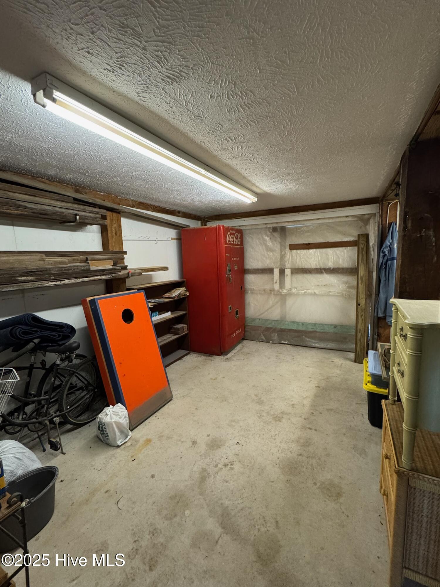 100543685 | Photo 14