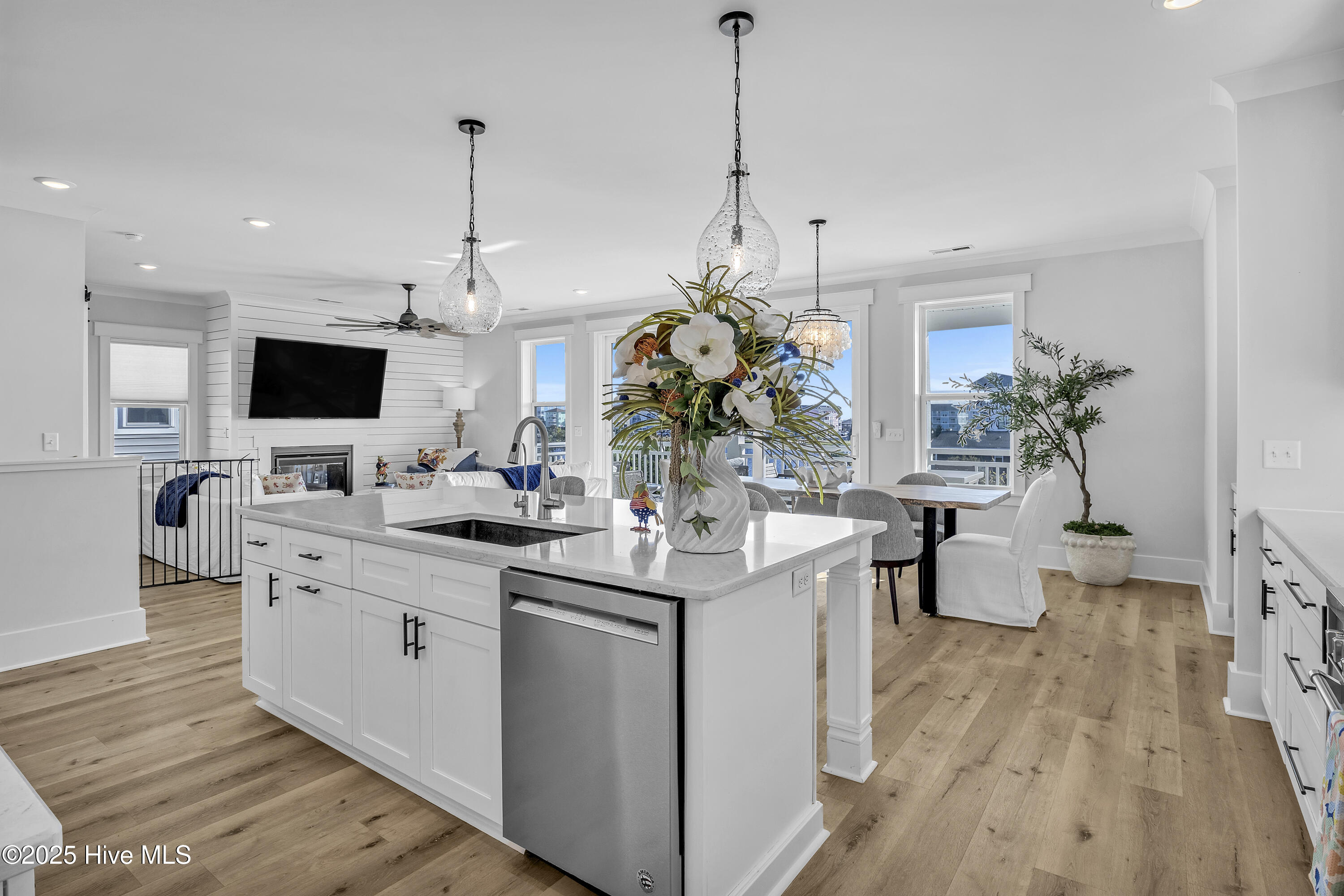 100540464 | Photo 21