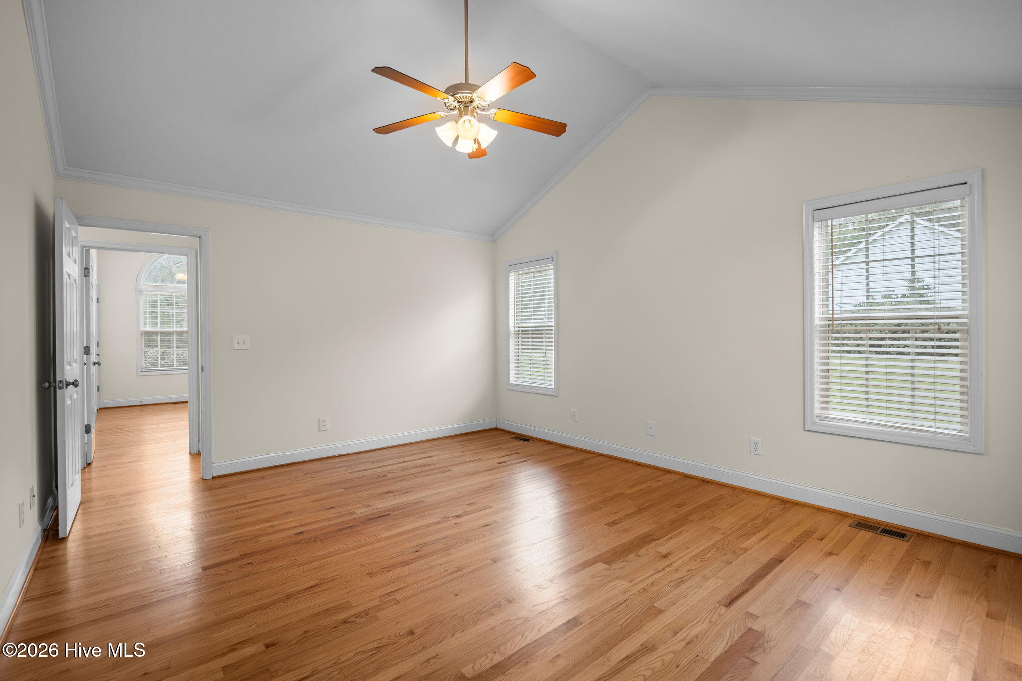 100552045 | Photo 24