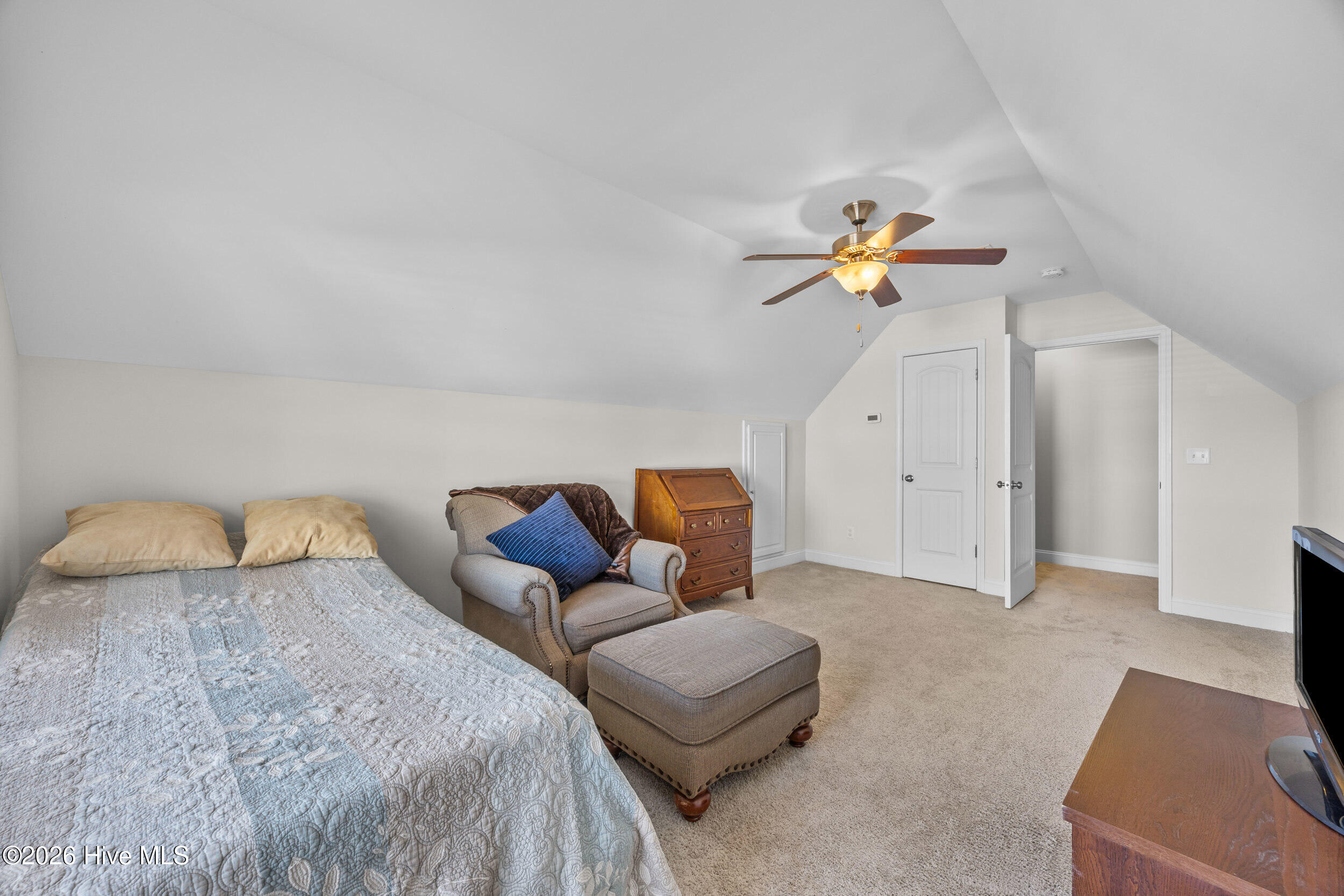 100550084 | Photo 31