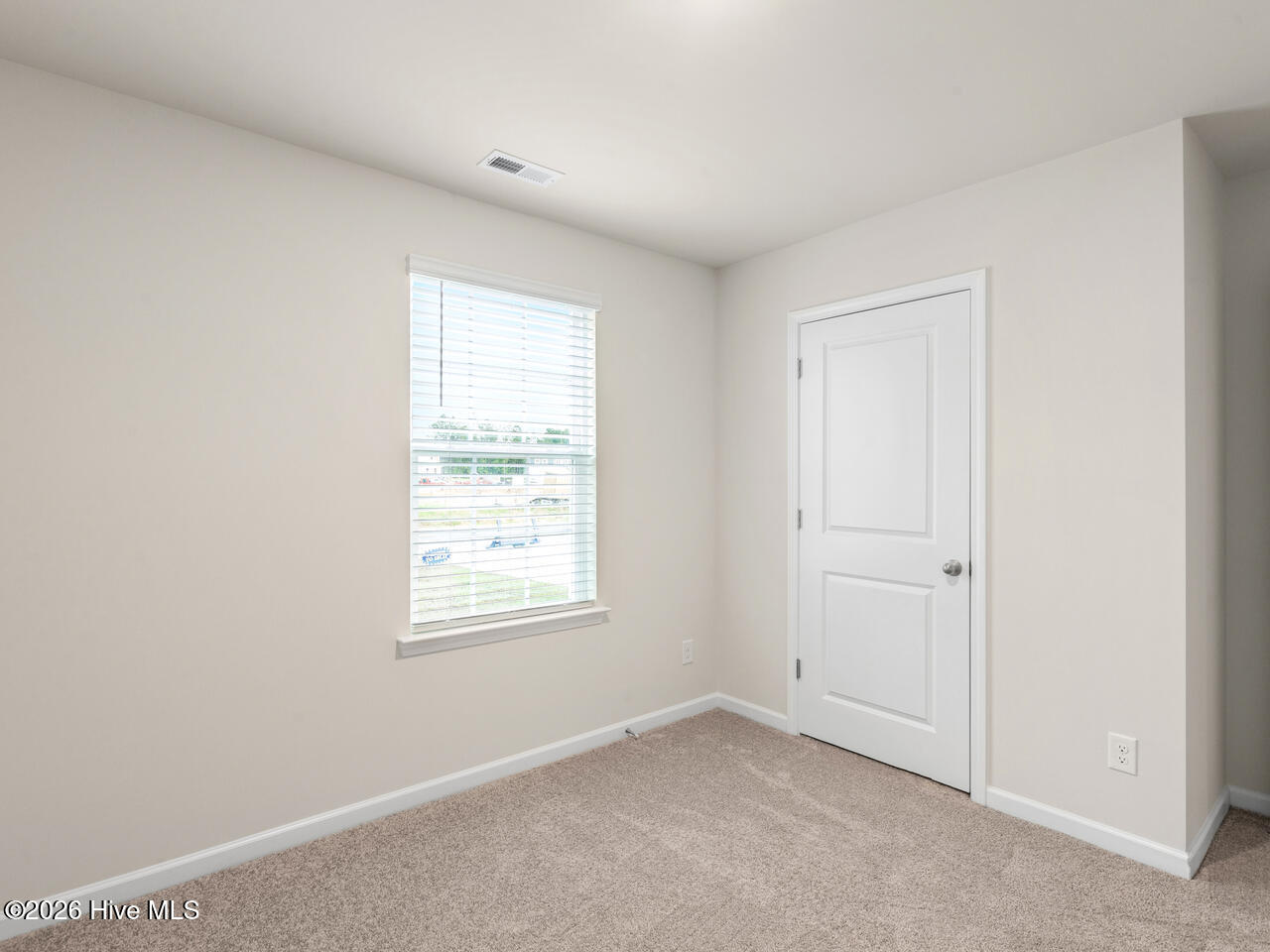 100551110 | Photo 22