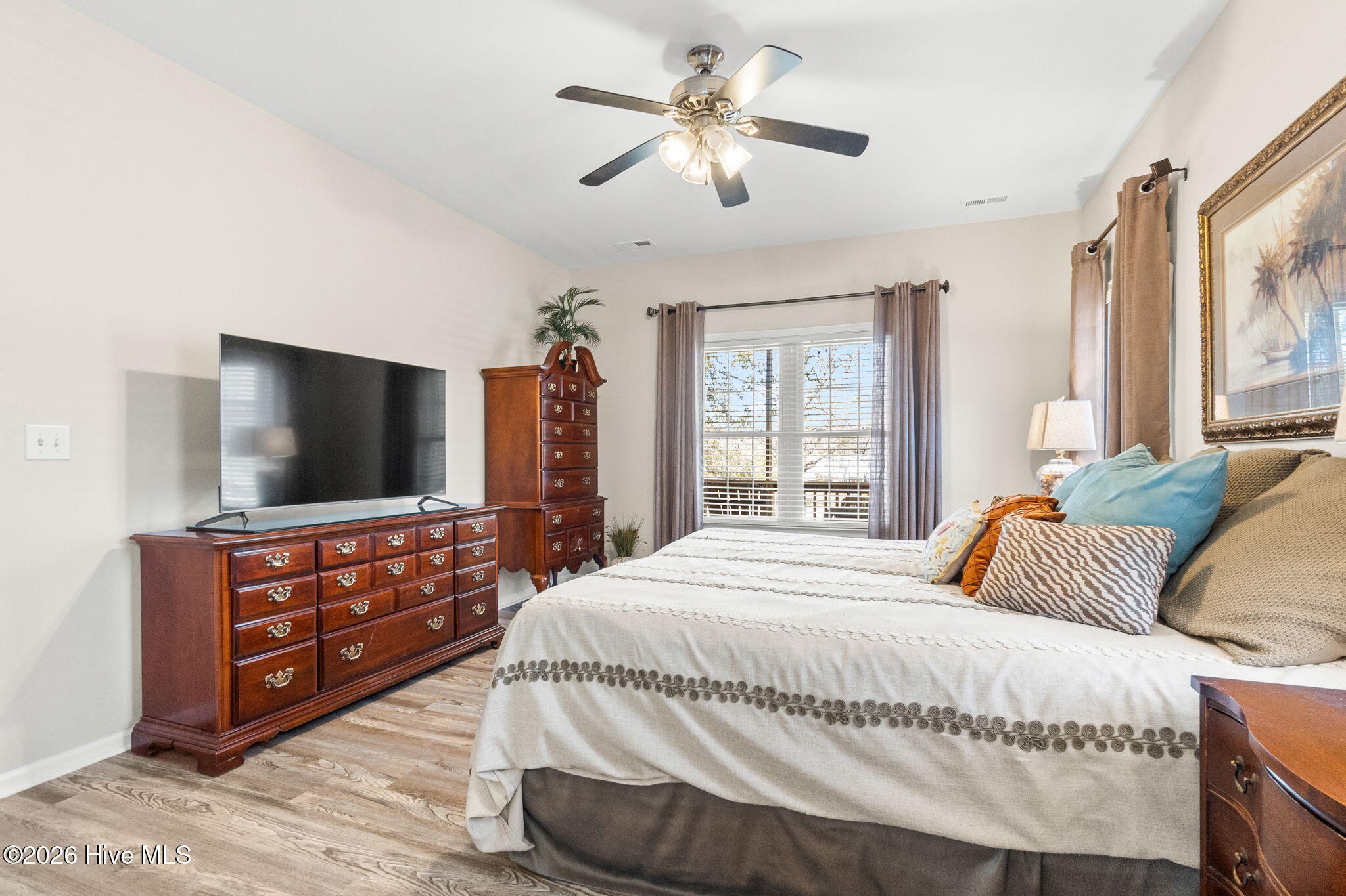 100562755 | Photo 12