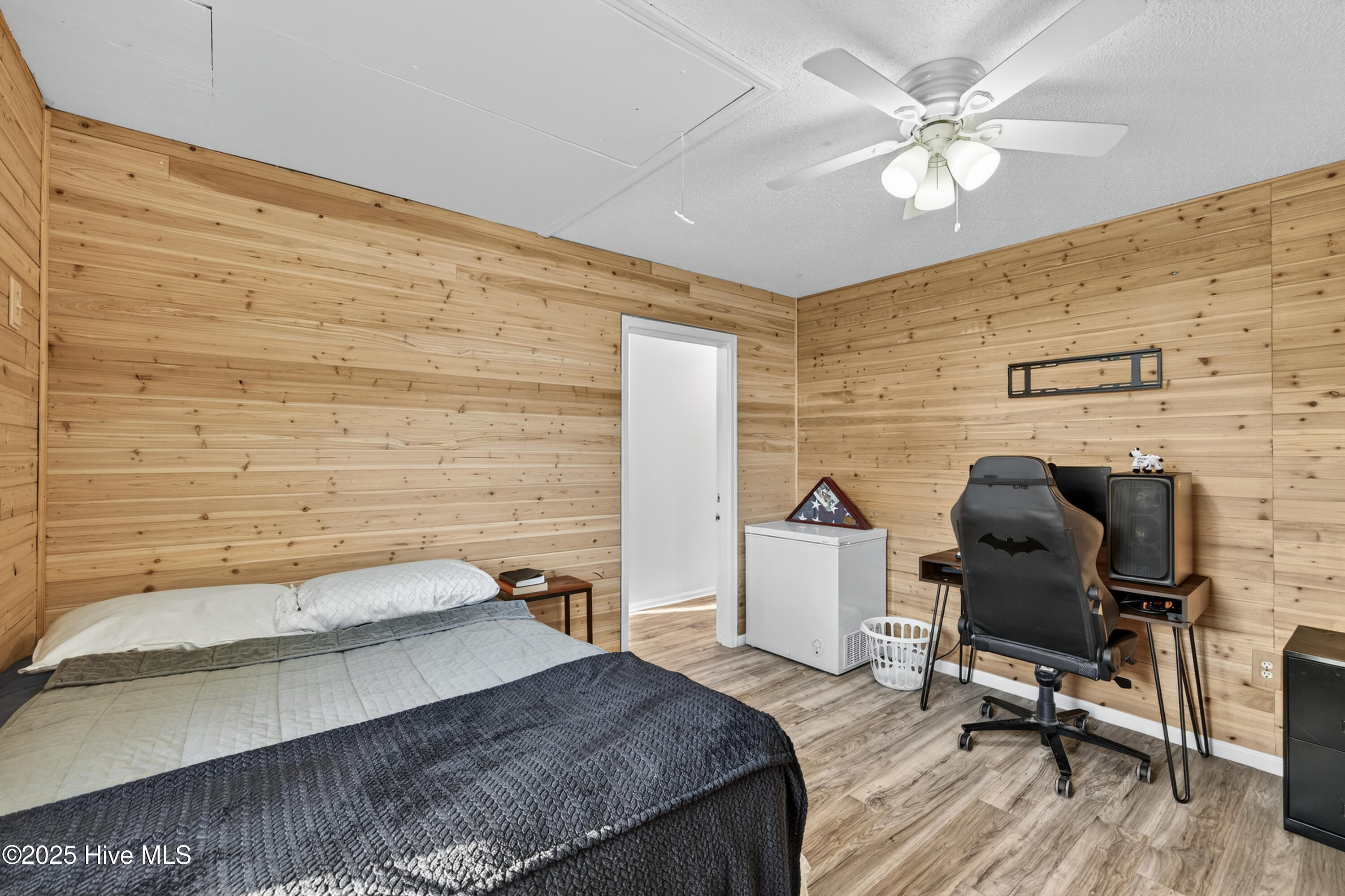 100541929 | Photo 27