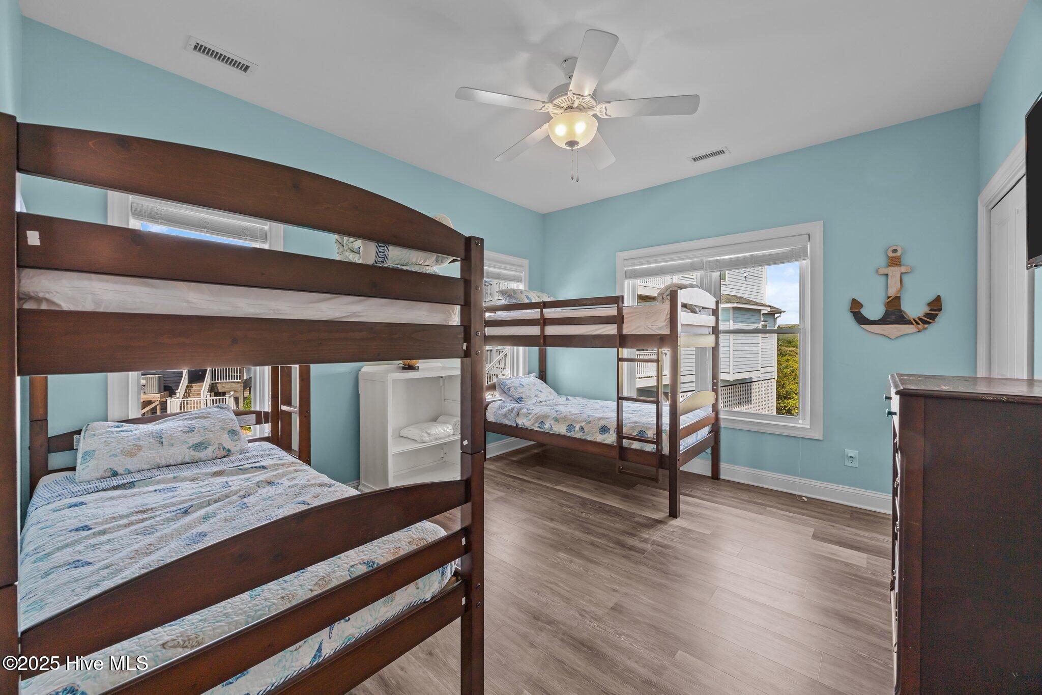 100535053 | Photo 36