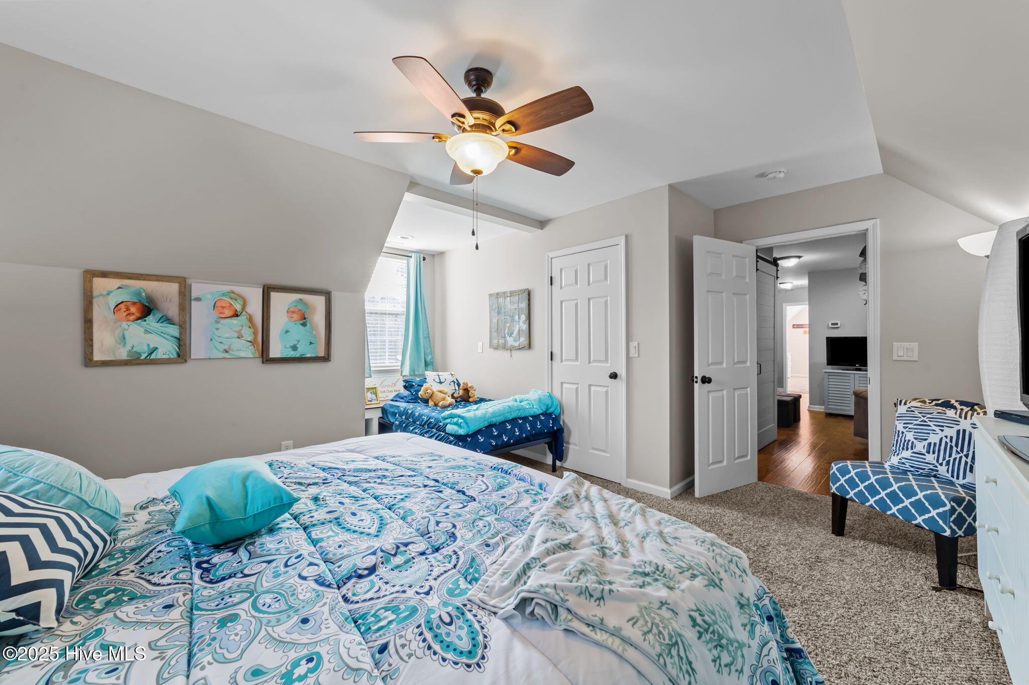 100533050 | Photo 26