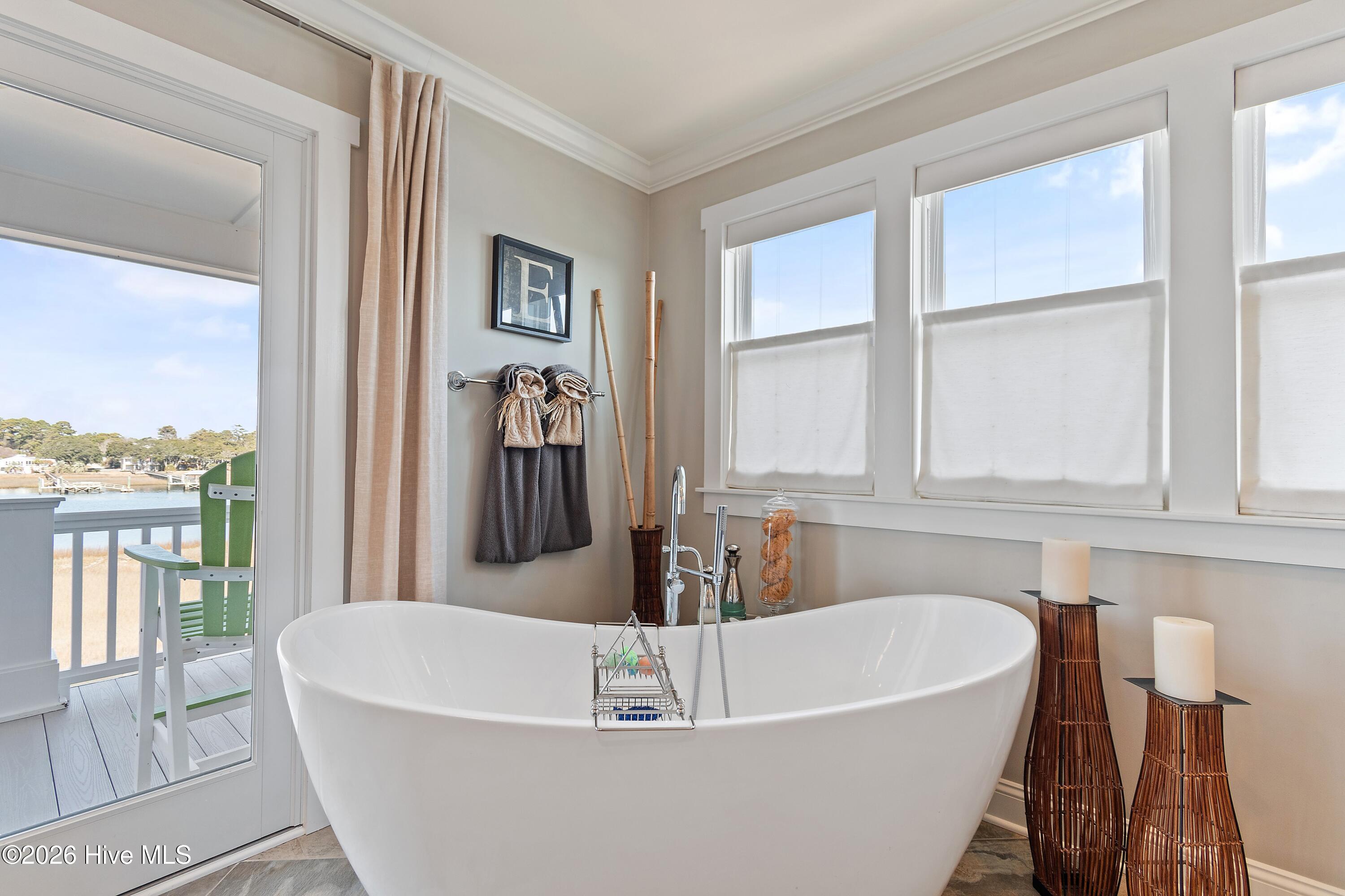 100547870 | Photo 47