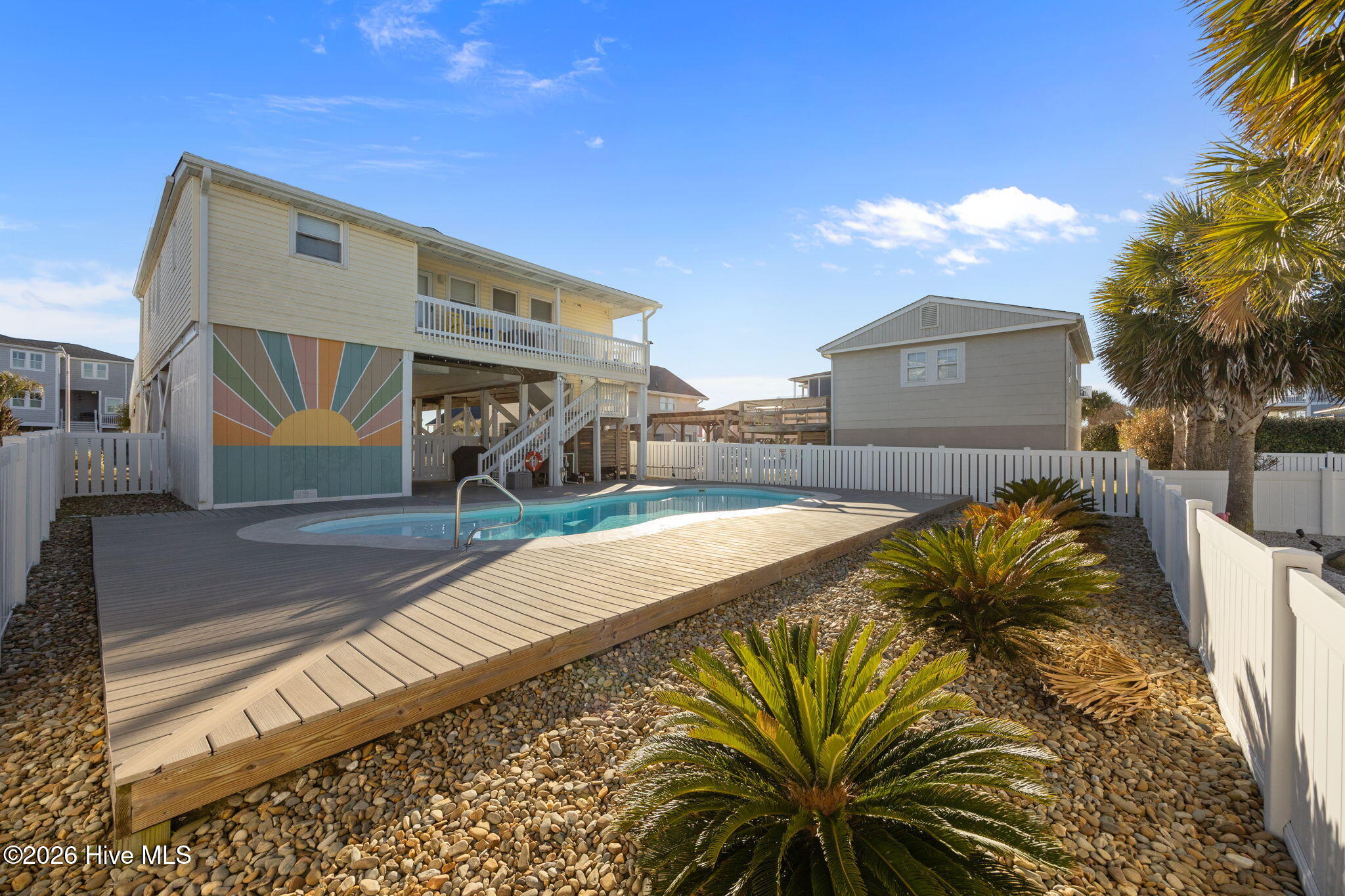 100549750 | Photo 12