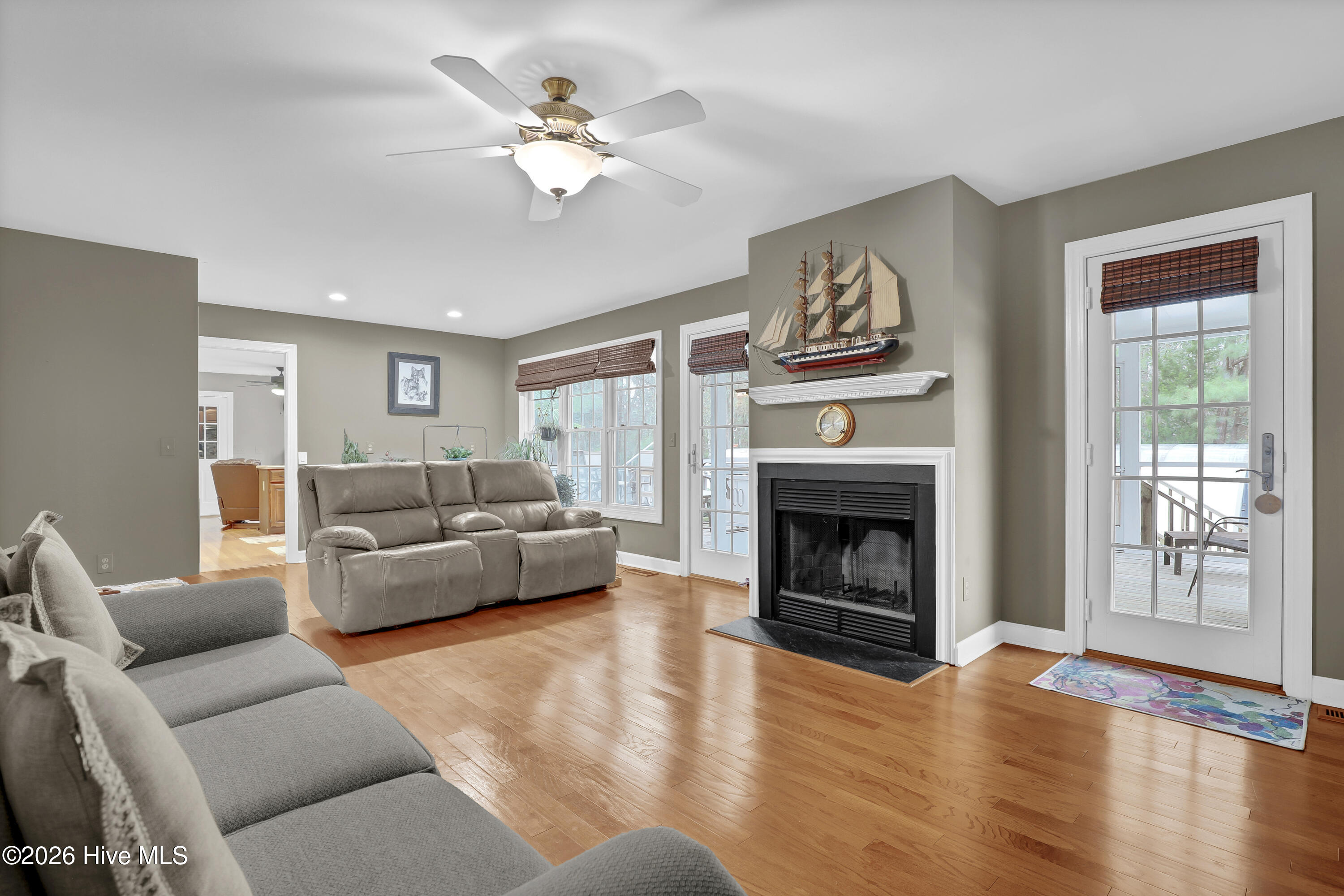 100555270 | Photo 10