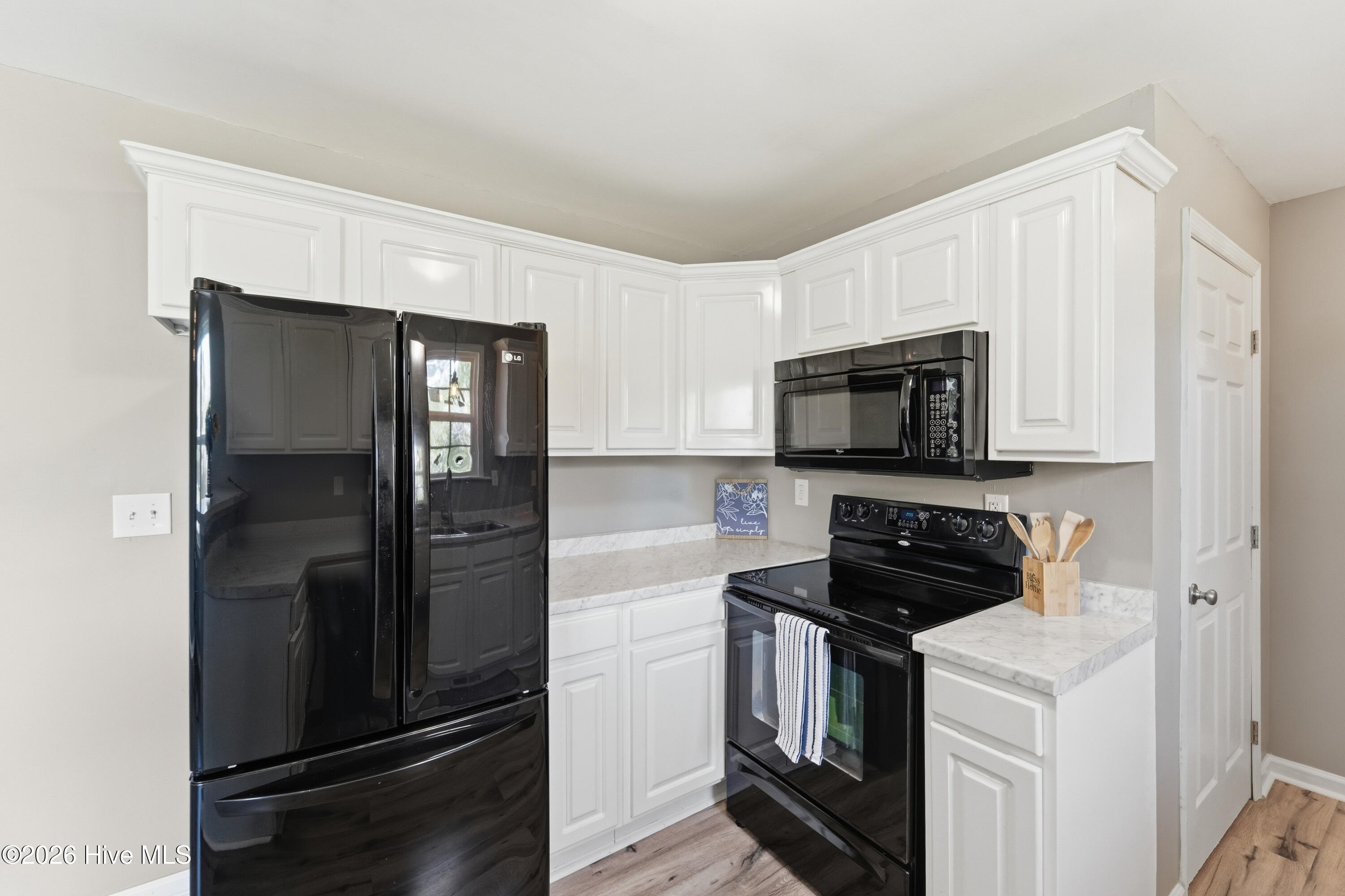 100563801 | Photo 18