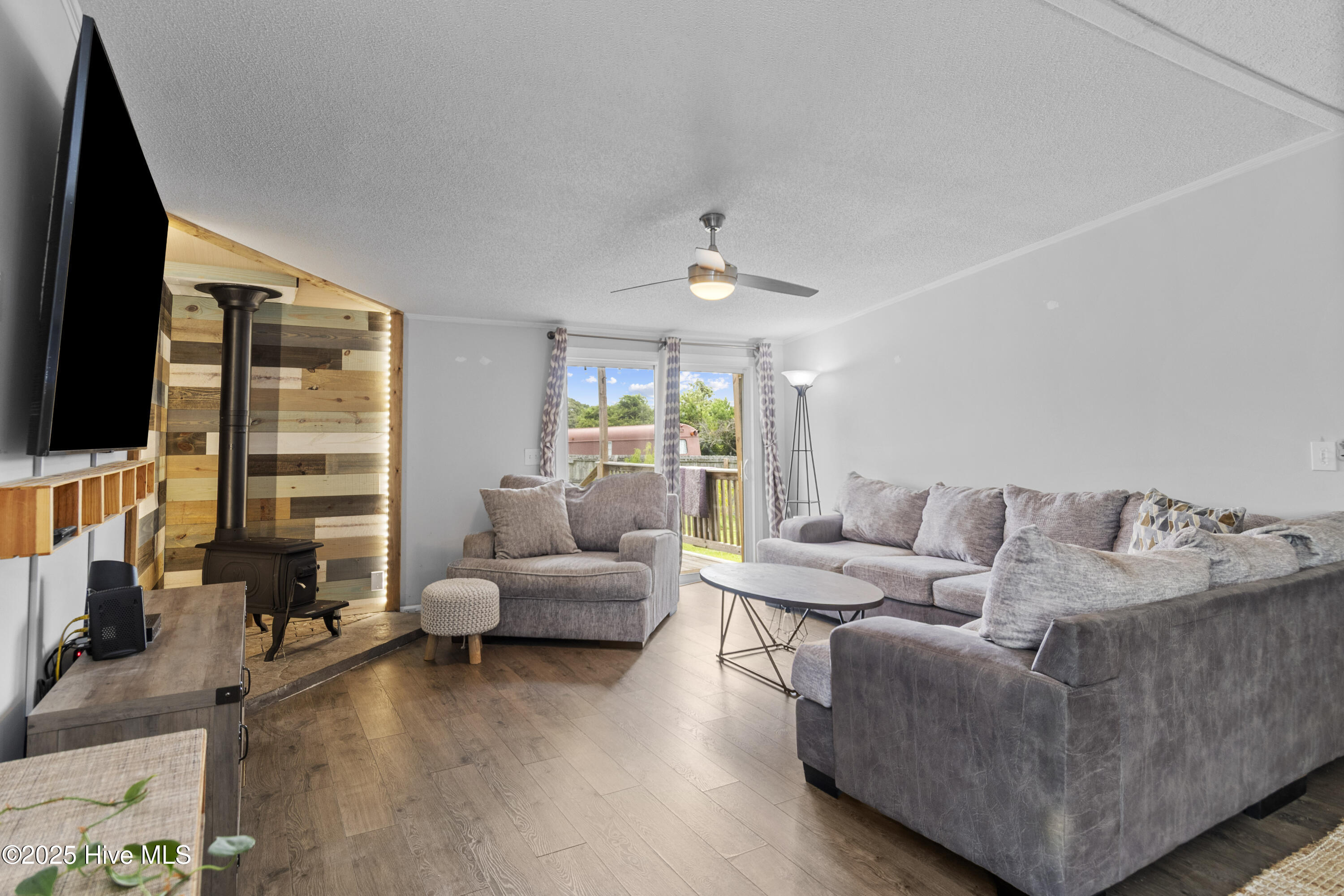 100517540 | Photo 23