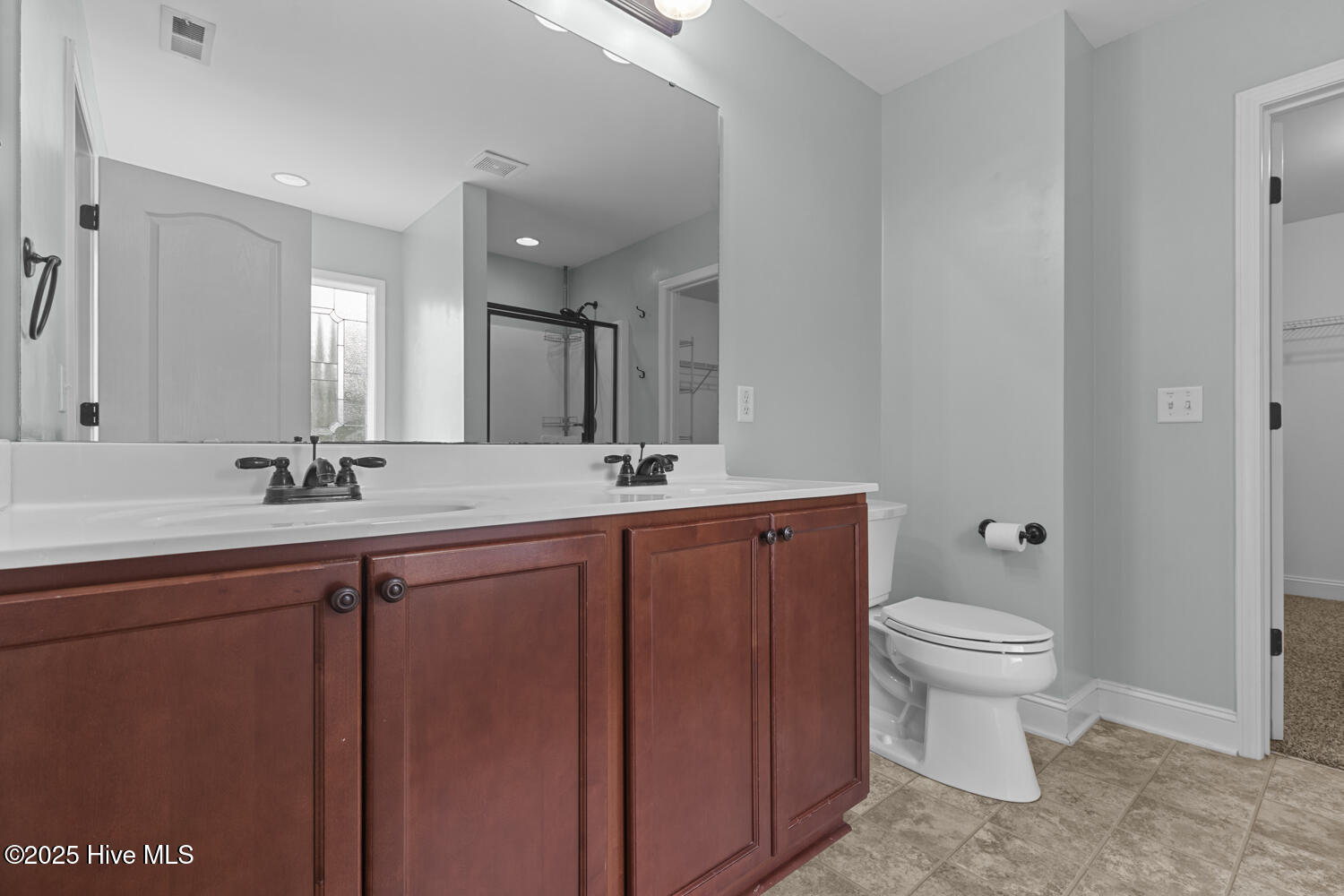 100523446 | Photo 31