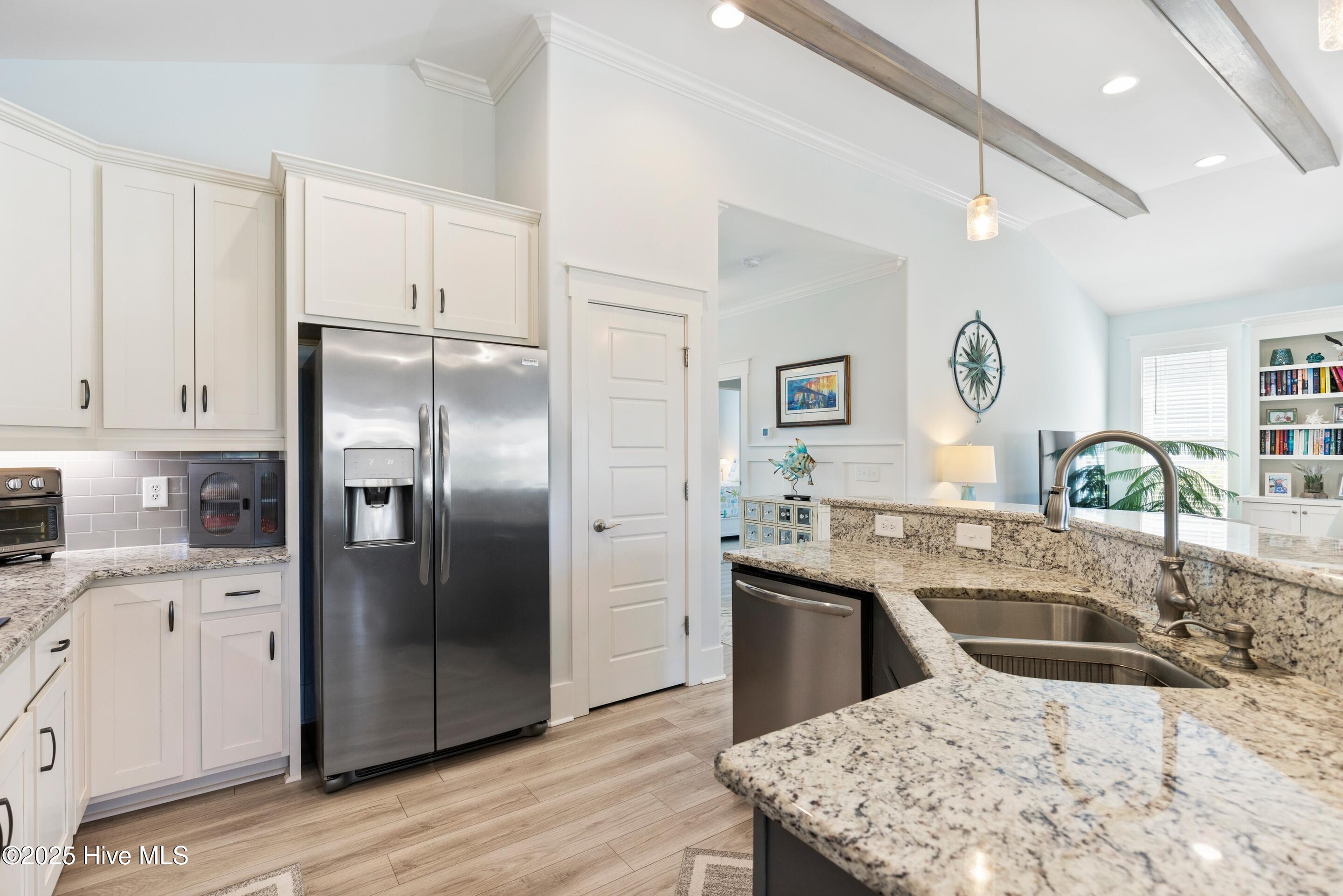 100530533 | Photo 14