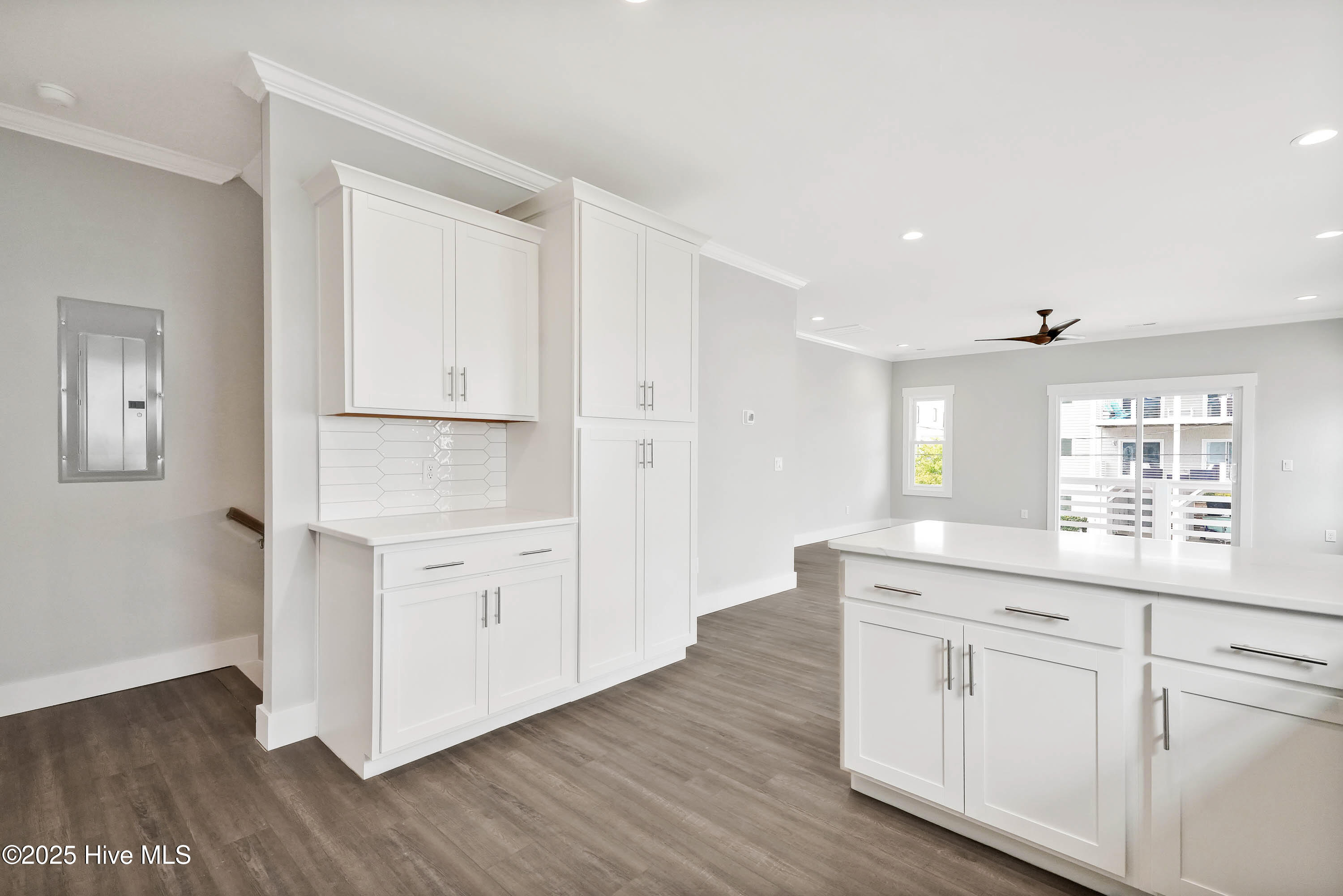 100540463 | Photo 10