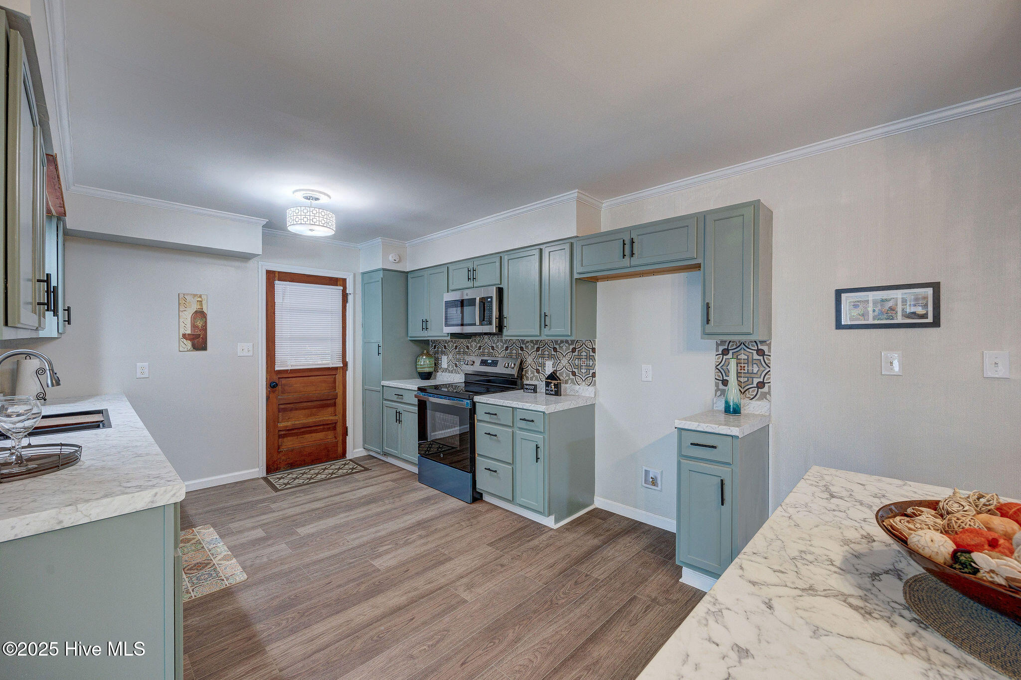 100534664 | Photo 12