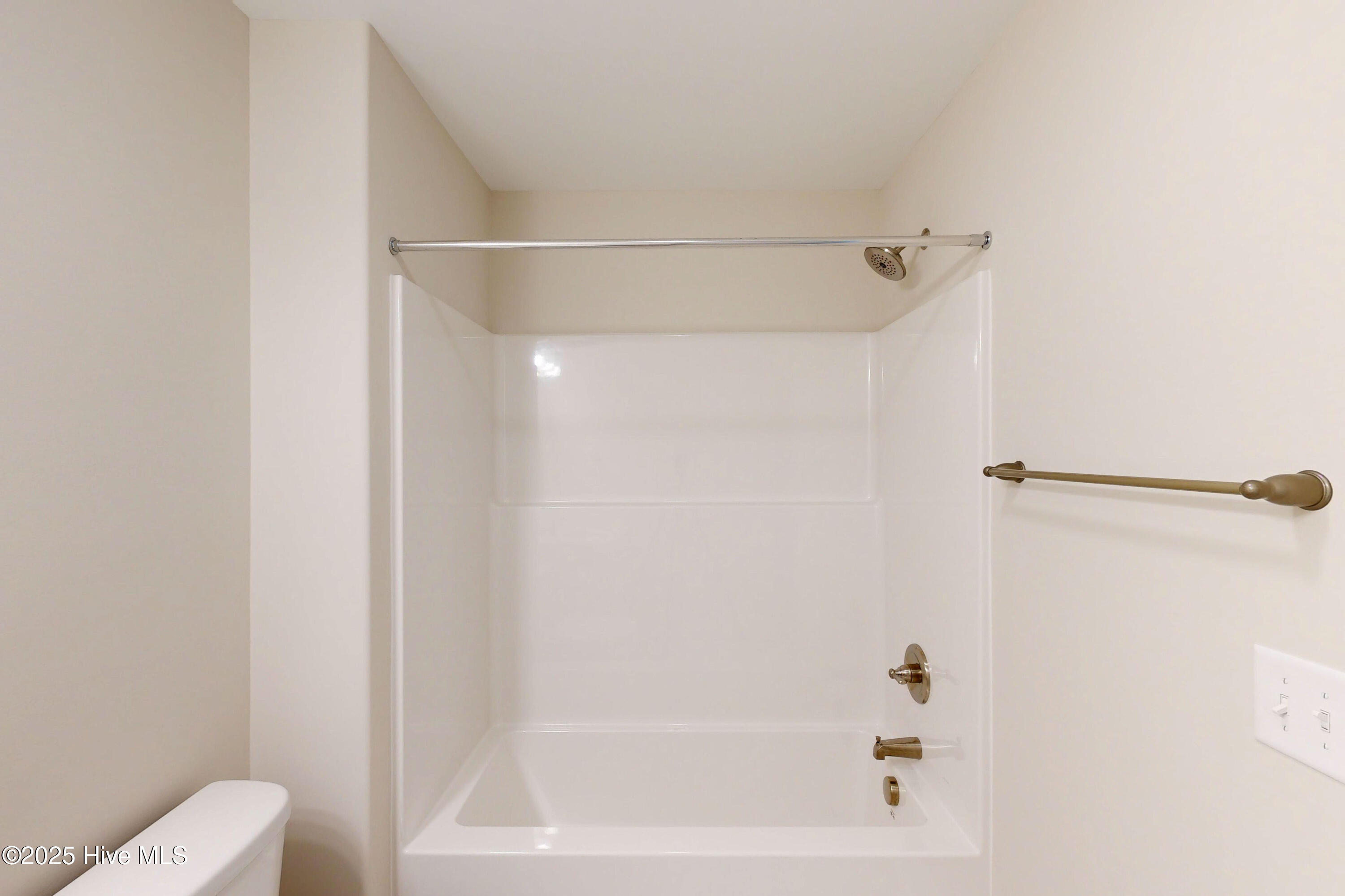 100493008 | Photo 21