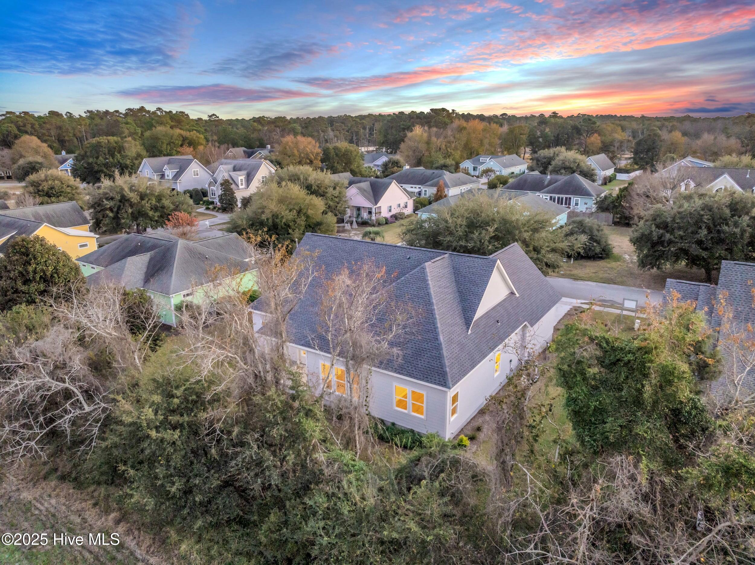 100542889 | Photo 57