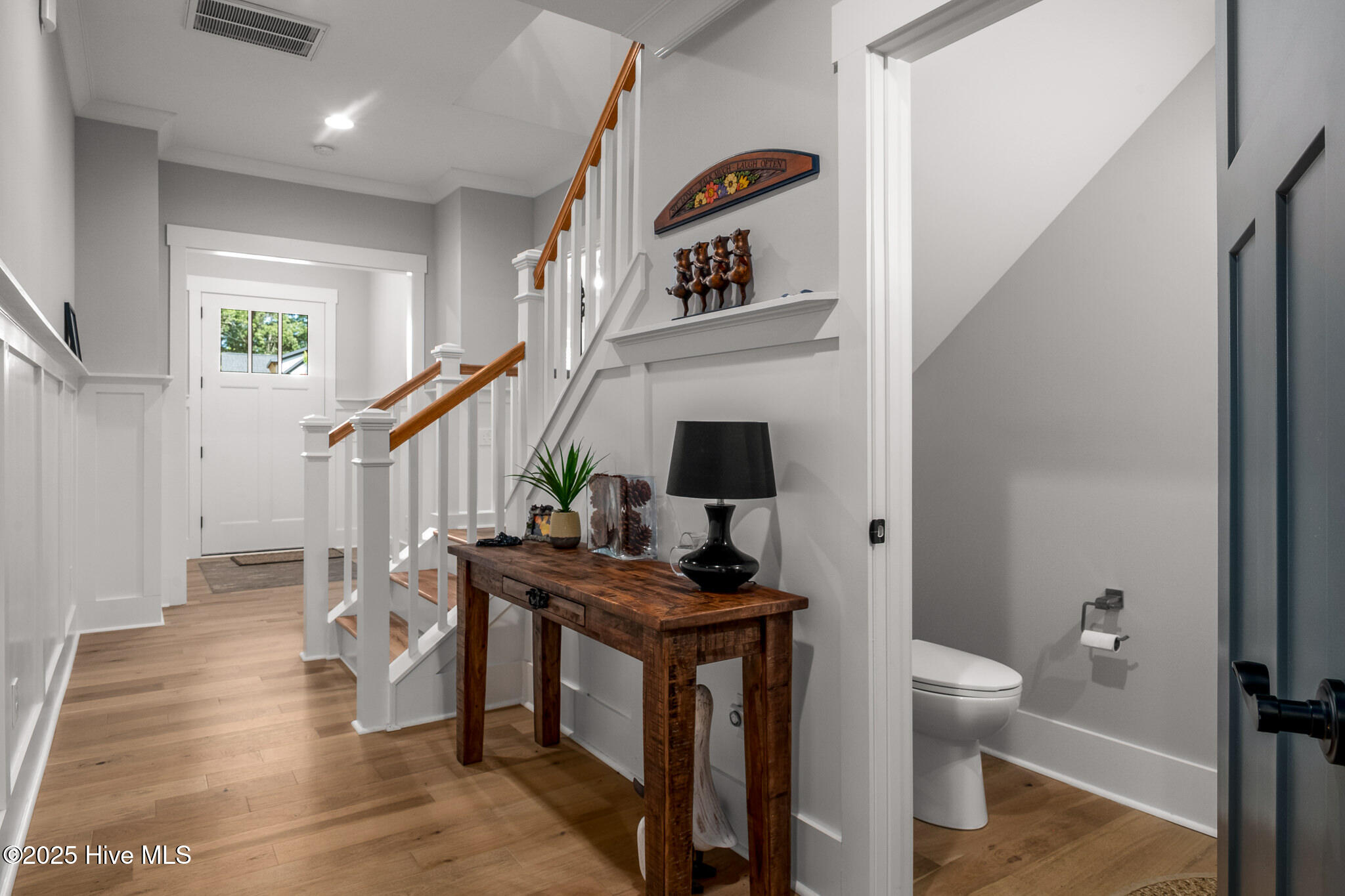 100530246 | Photo 23