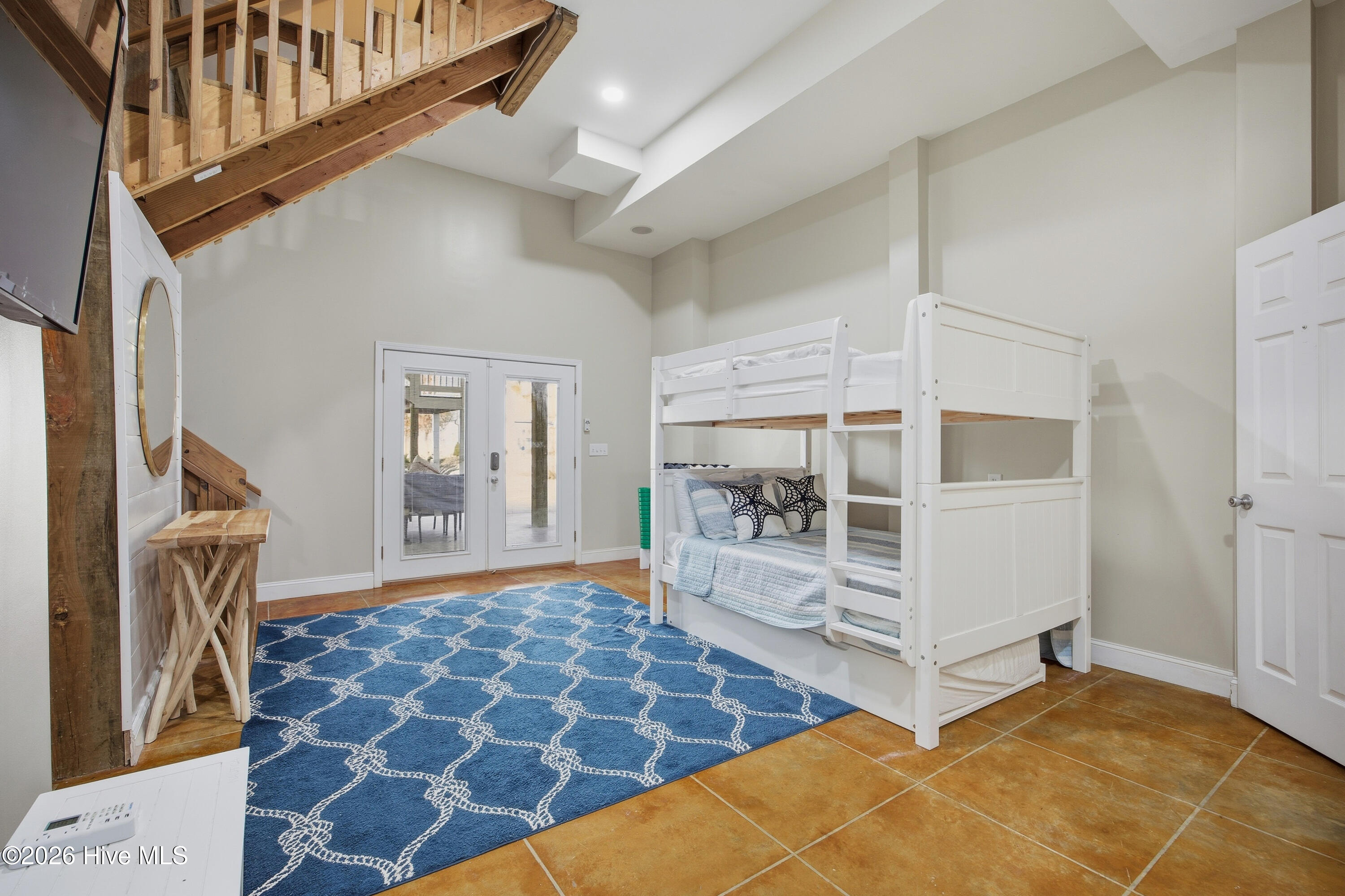 100552701 | Photo 36