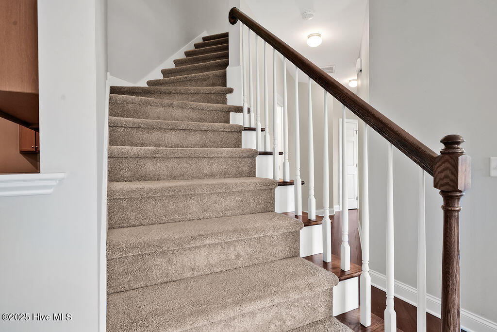 100550184 | Photo 31