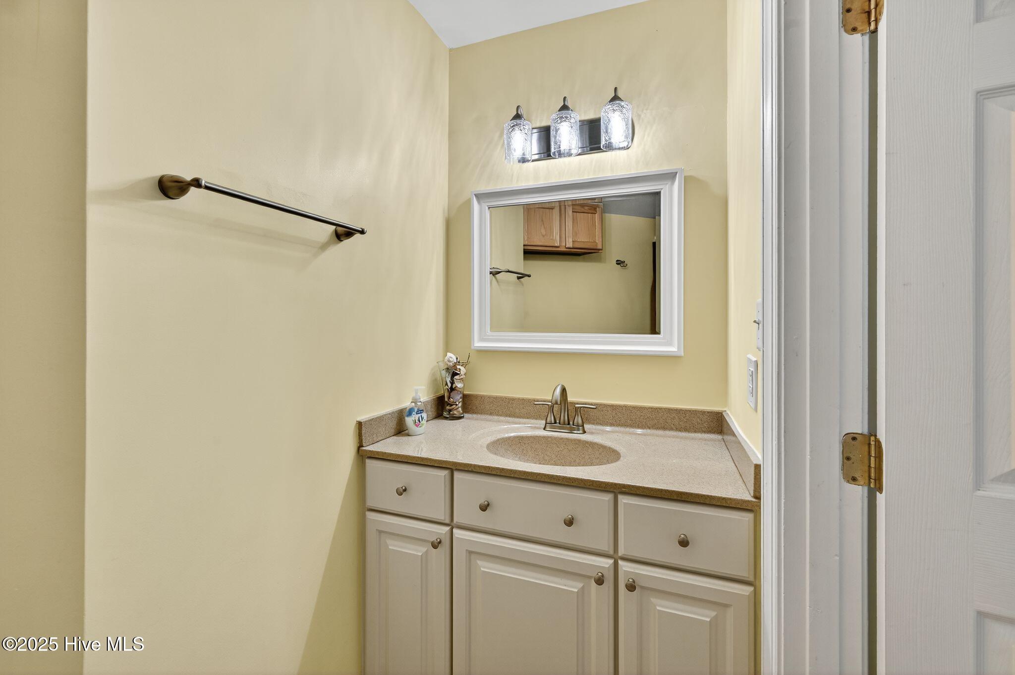 100536315 | Photo 10