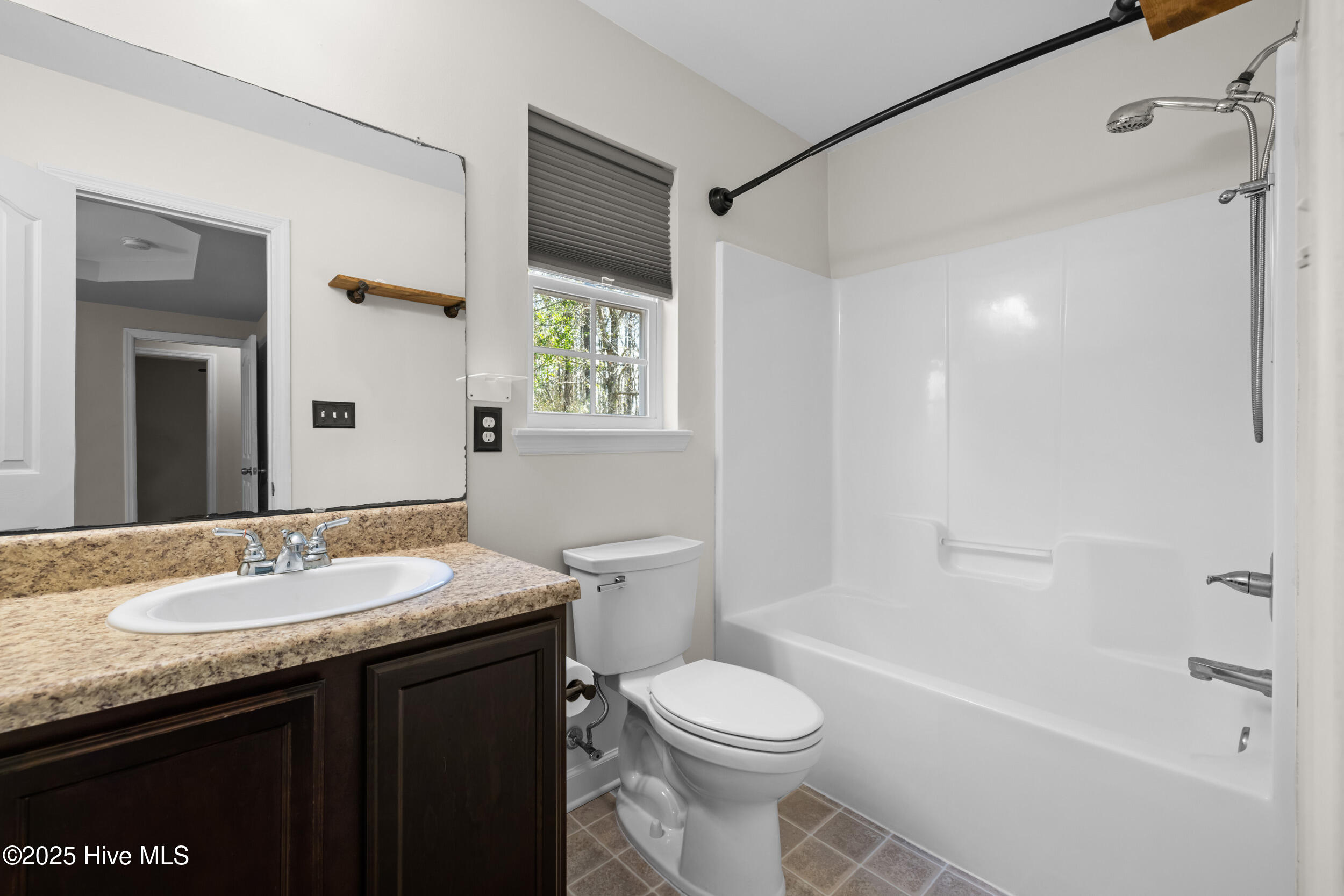 100568502 | Photo 28