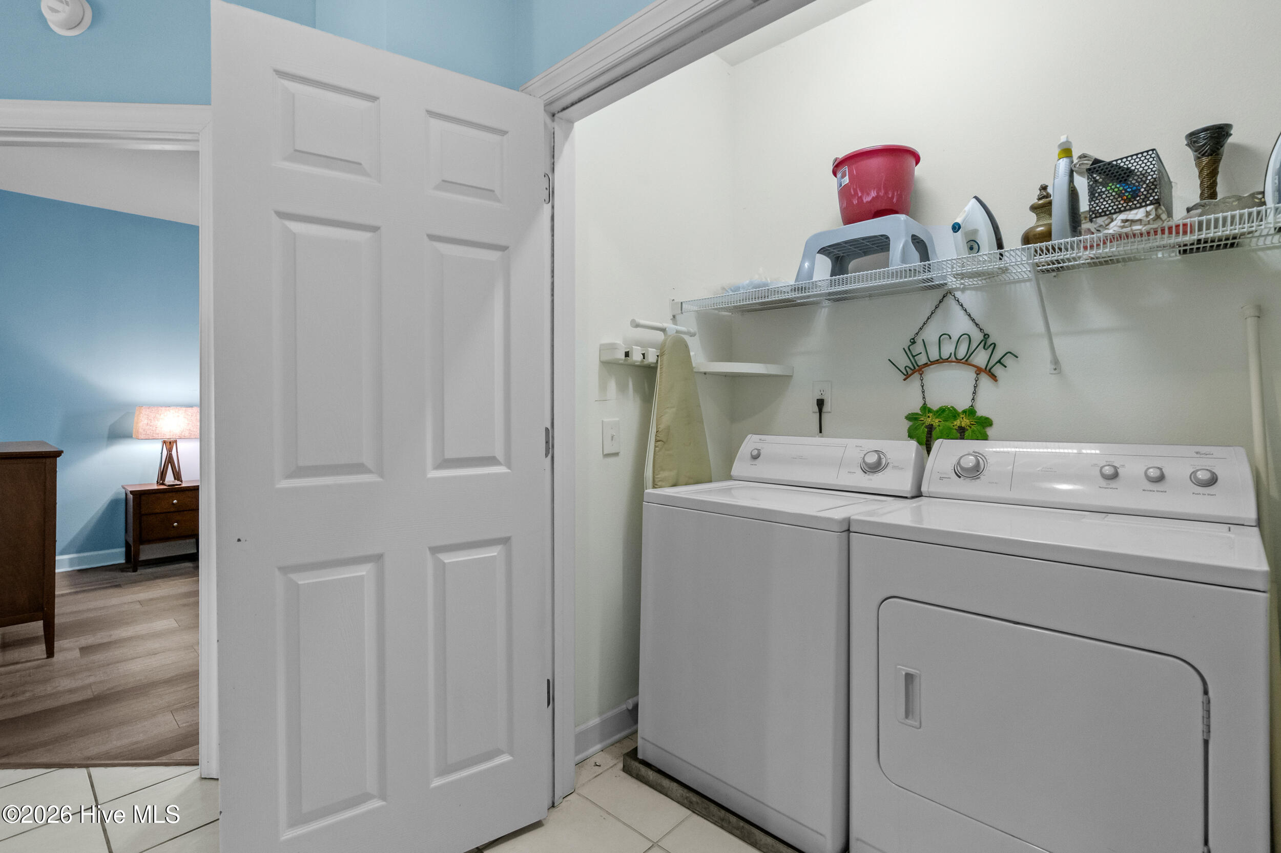 100563940 | Photo 40