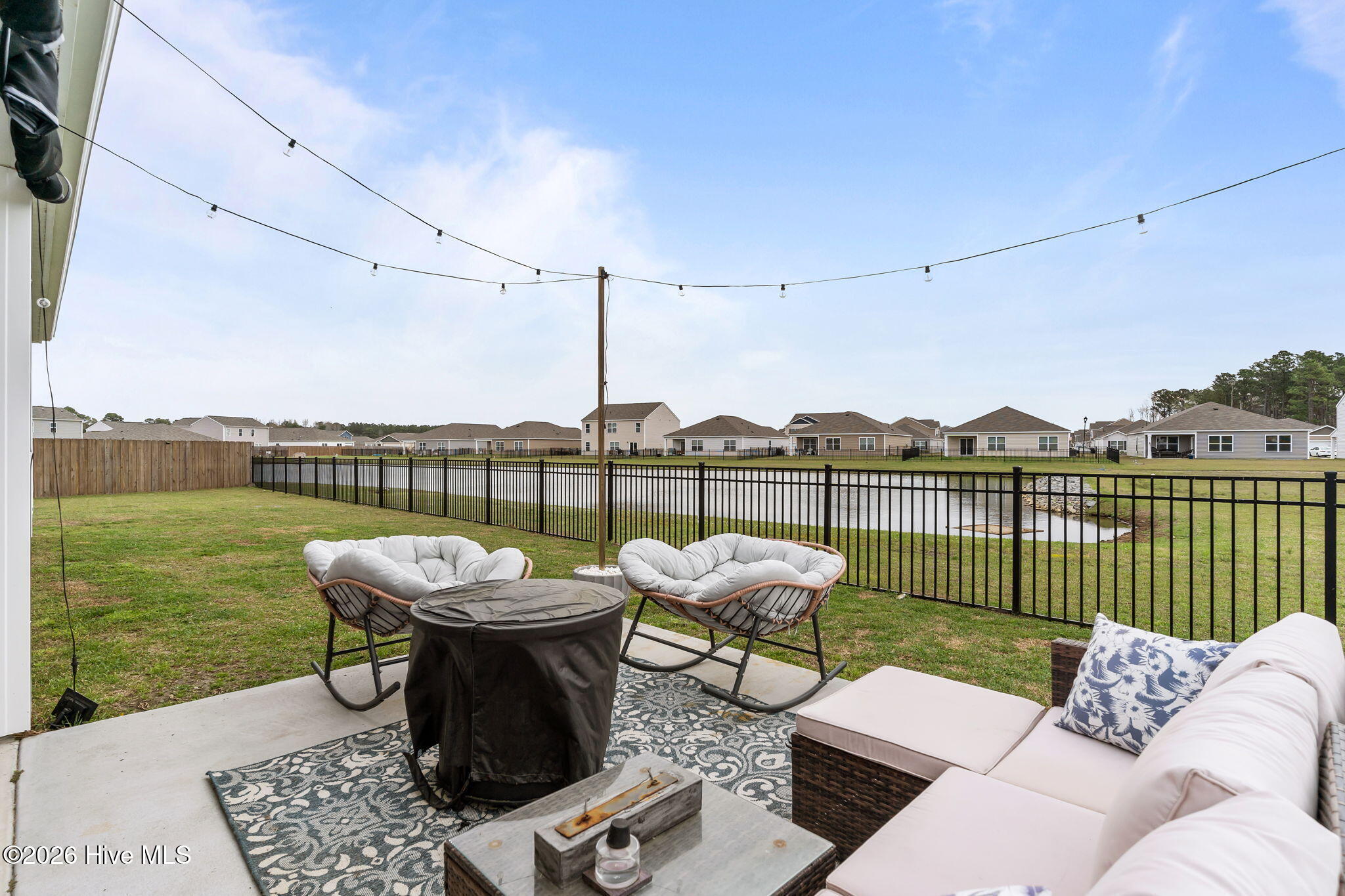 100558929 | Photo 48