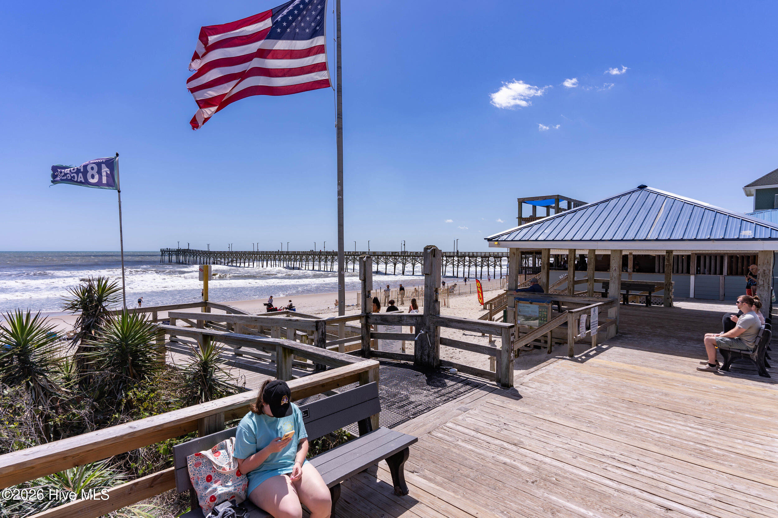 100569136 | Photo 44