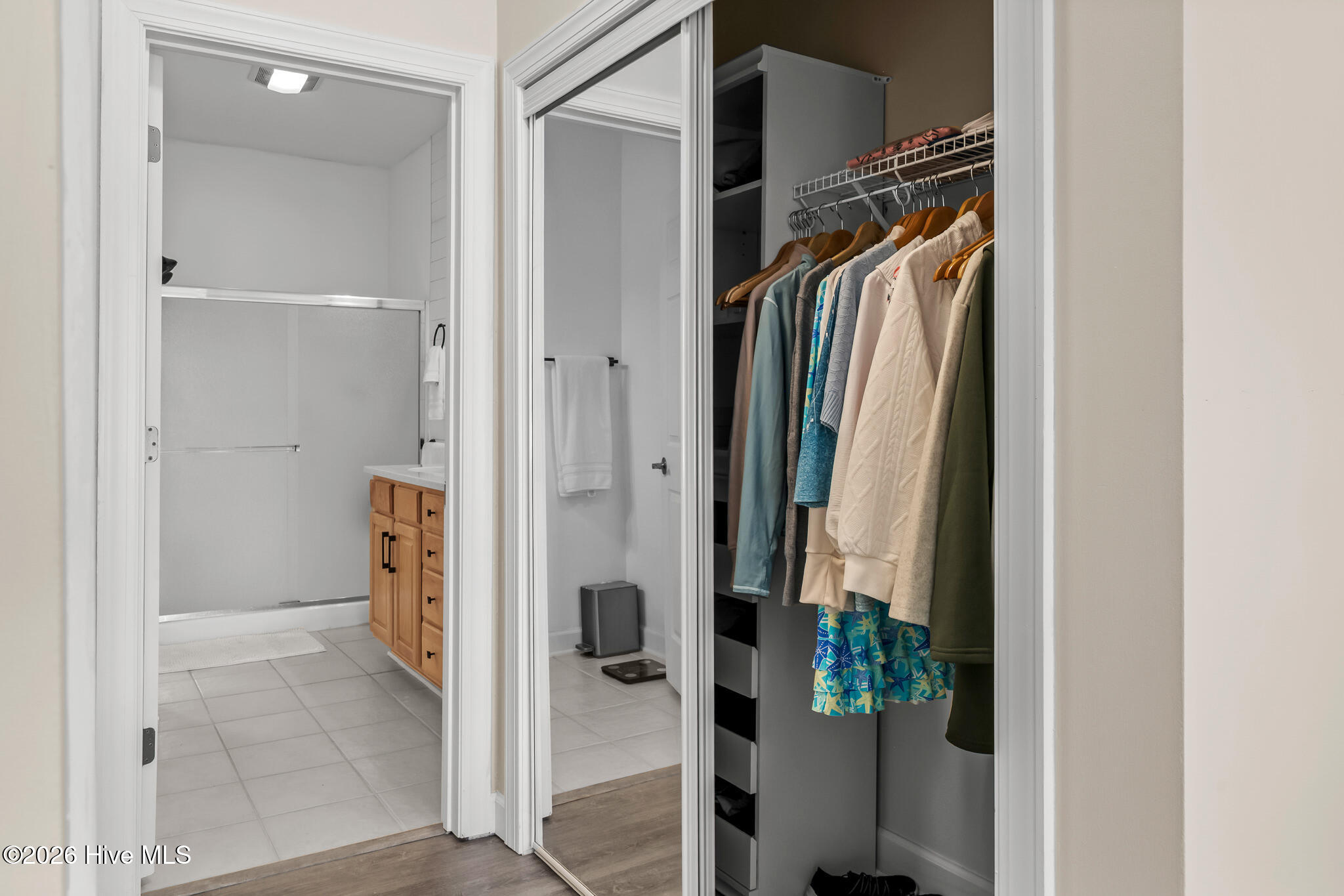 100568438 | Photo 25