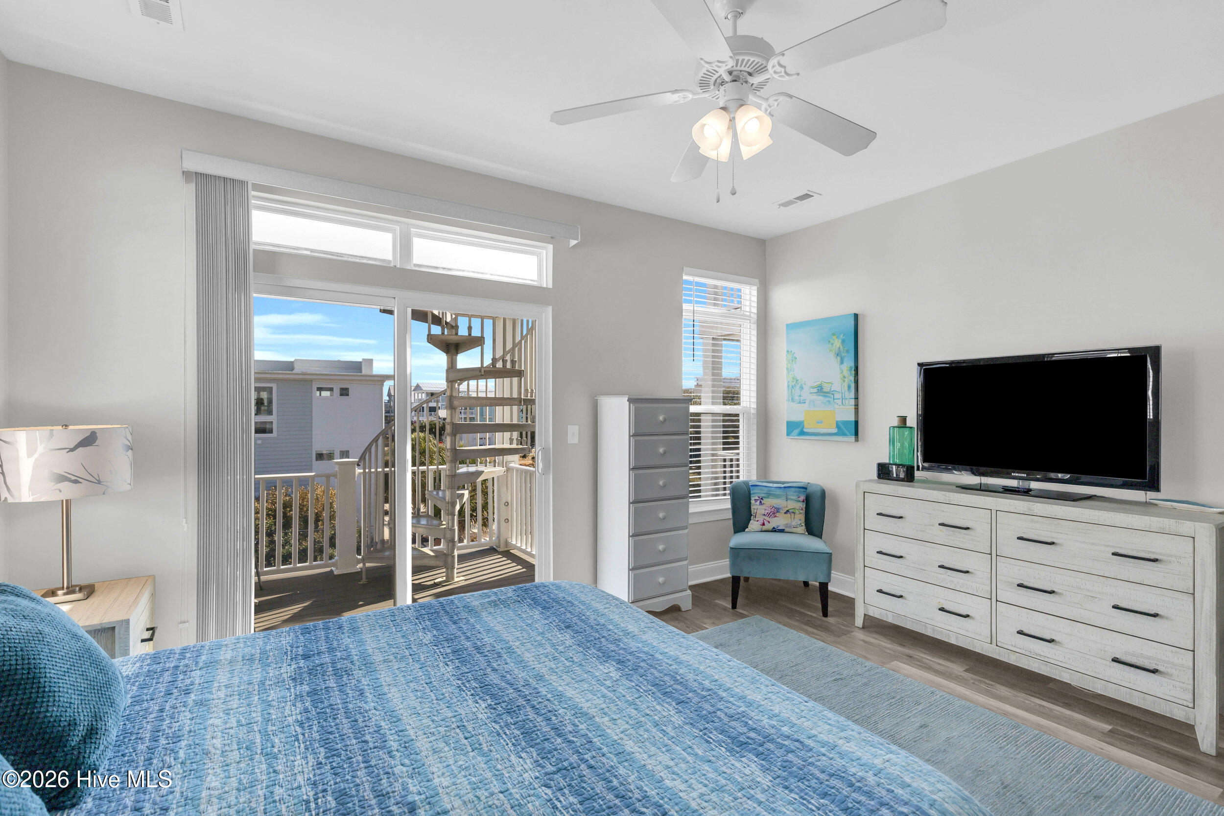 100548181 | Photo 15