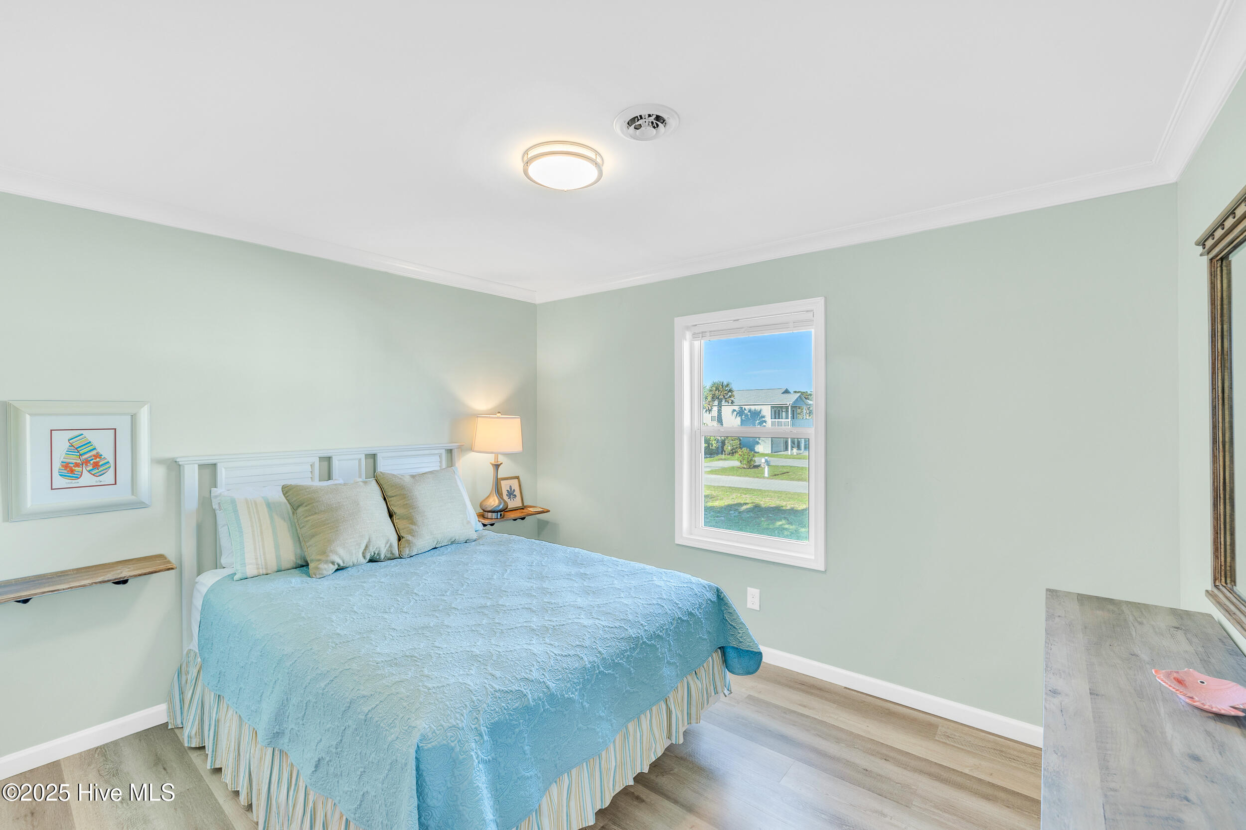 100538740 | Photo 15