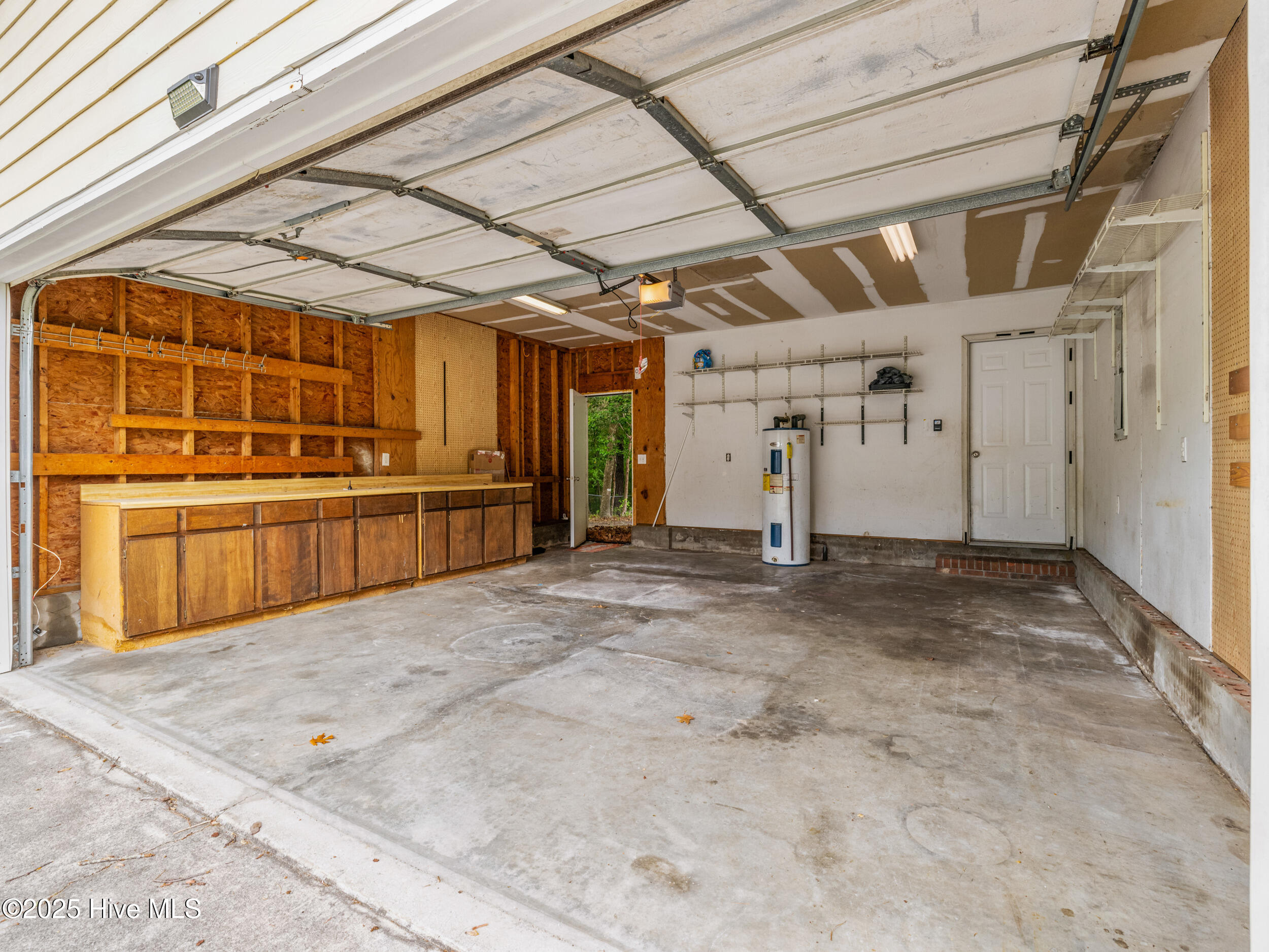 100554828 | Photo 44