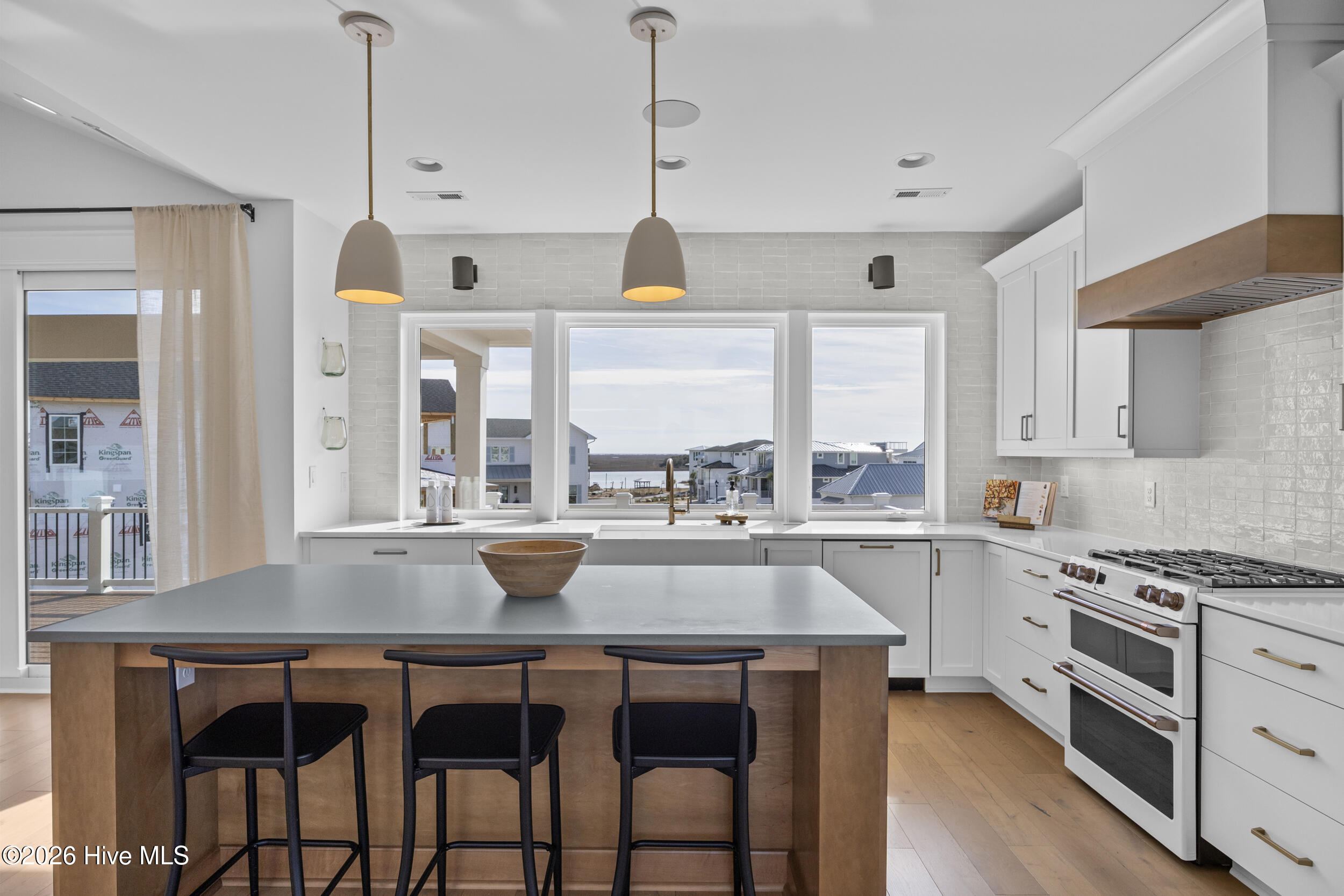 100551268 | Photo 17