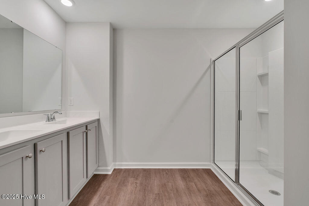 100531117 | Photo 21