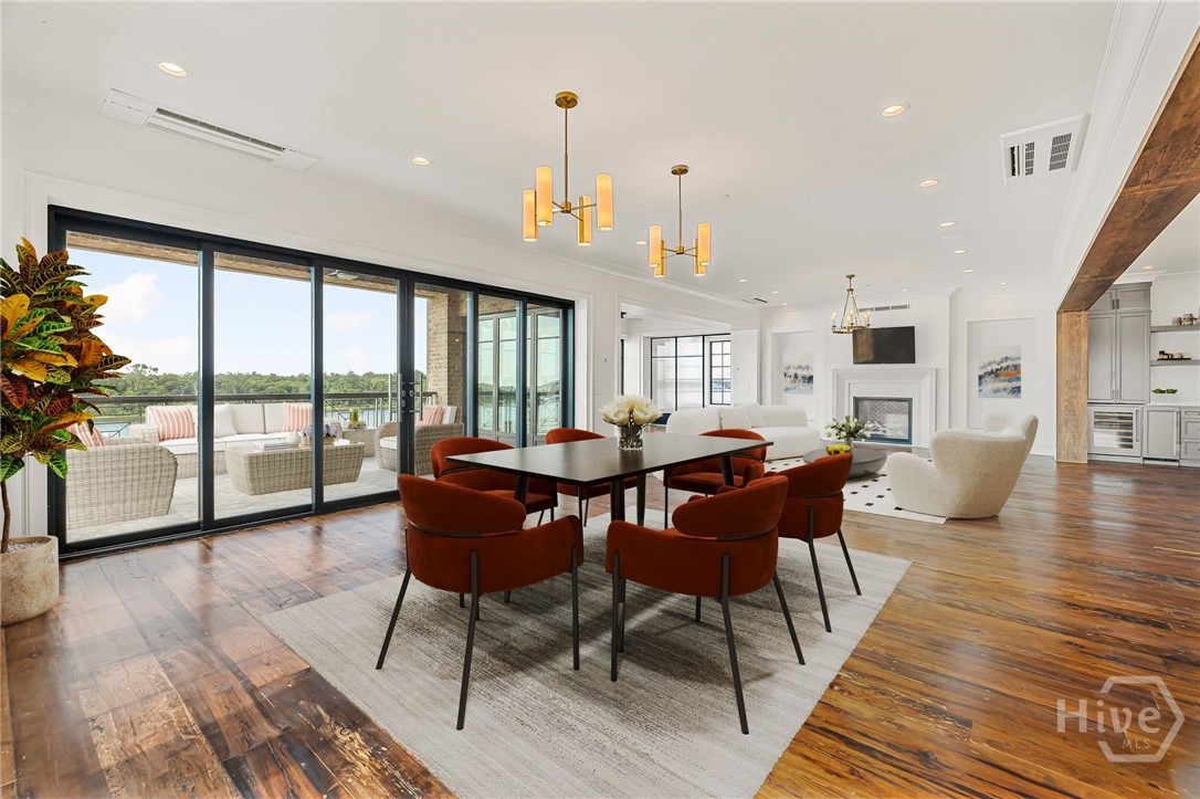 Dining room with views of the balcony