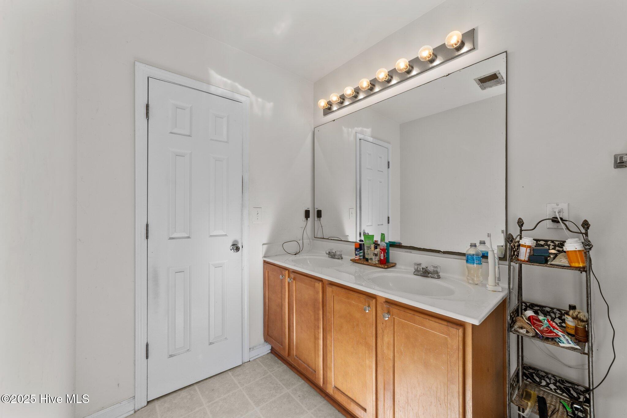 100502456 | Photo 29