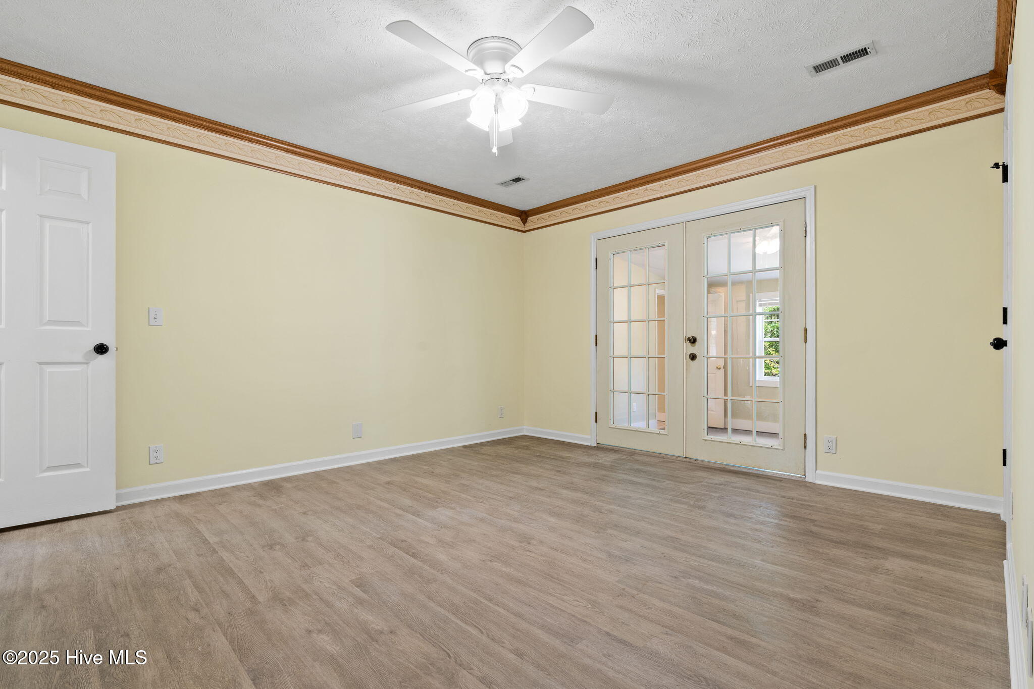 100551974 | Photo 27