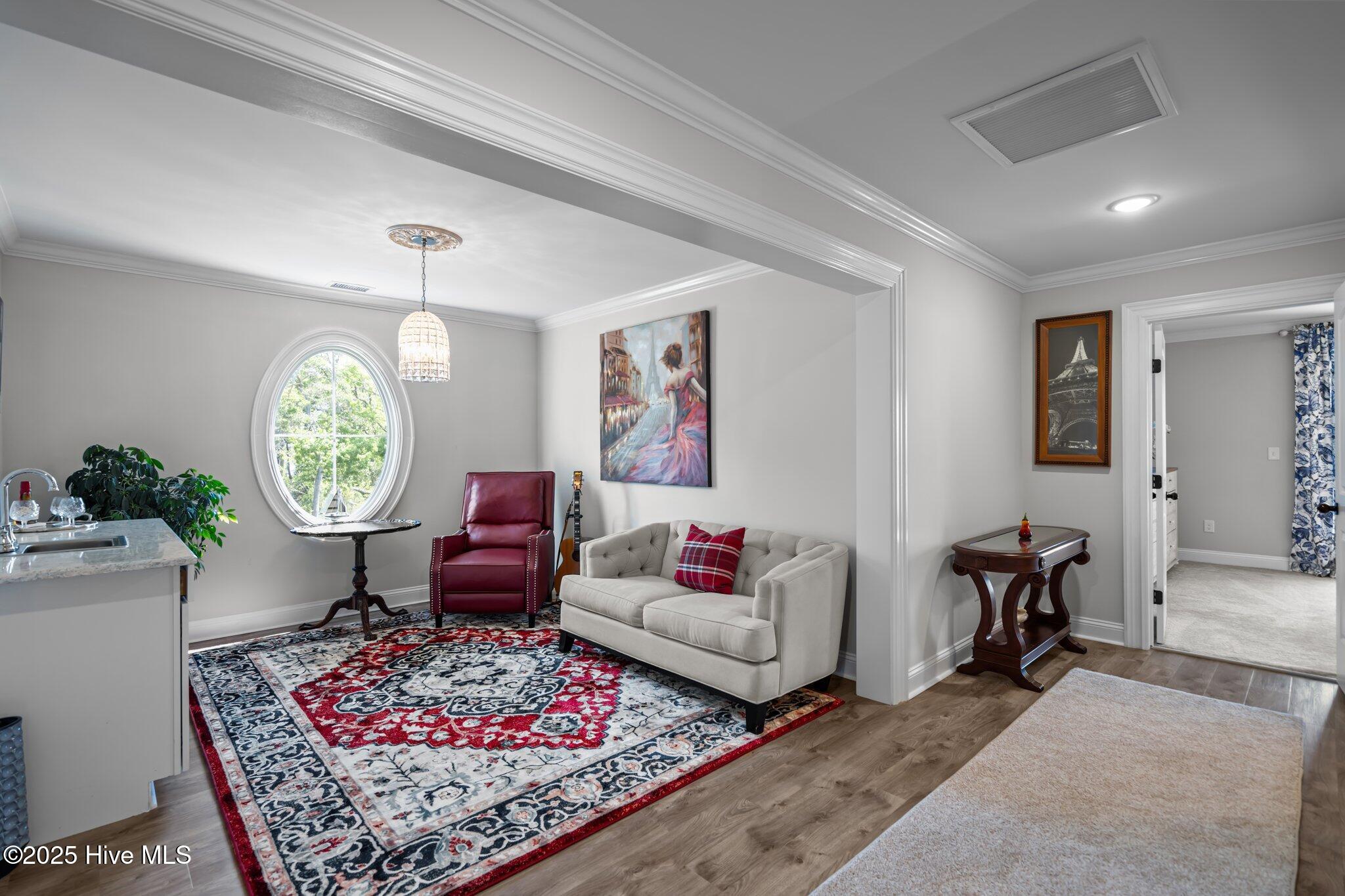 100532890 | Photo 45