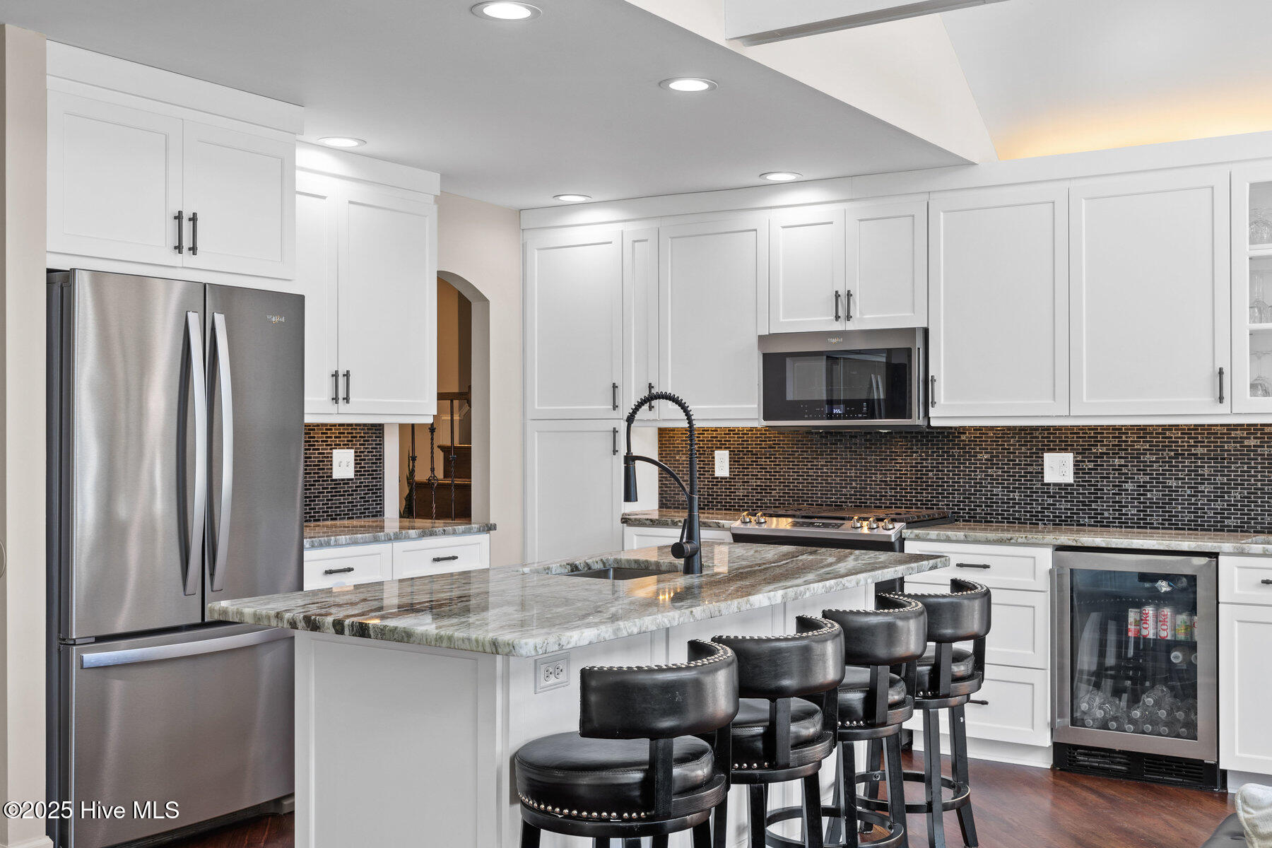 100497400 | Photo 11