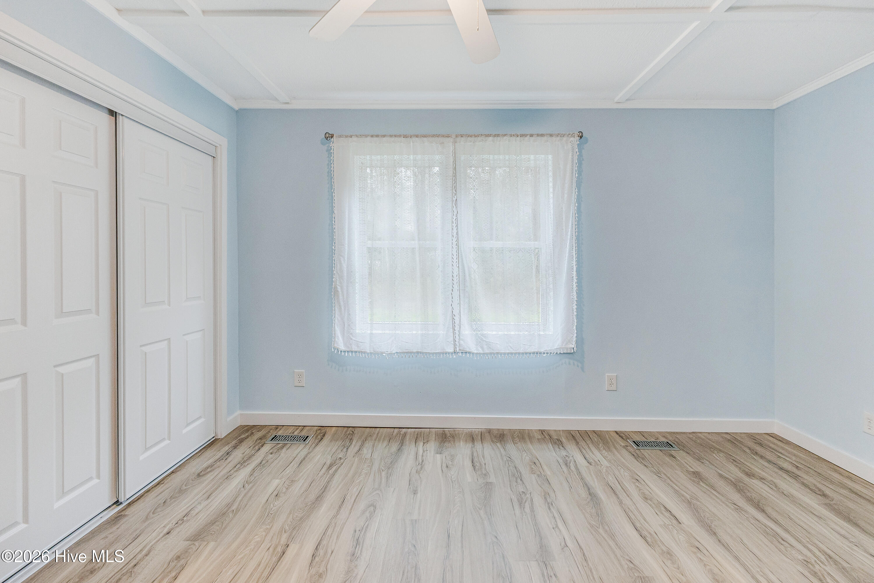 100560592 | Photo 25