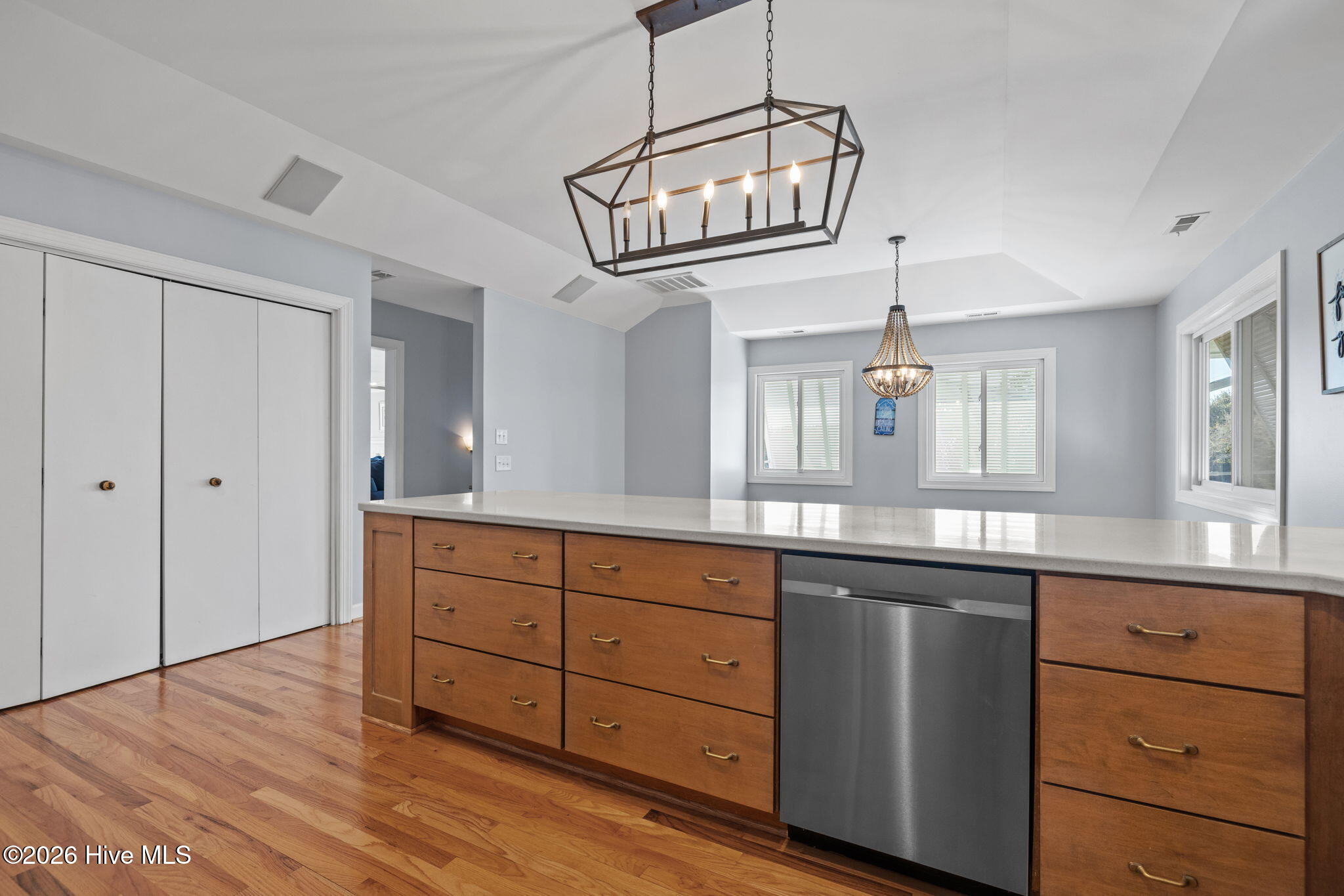 100554841 | Photo 17