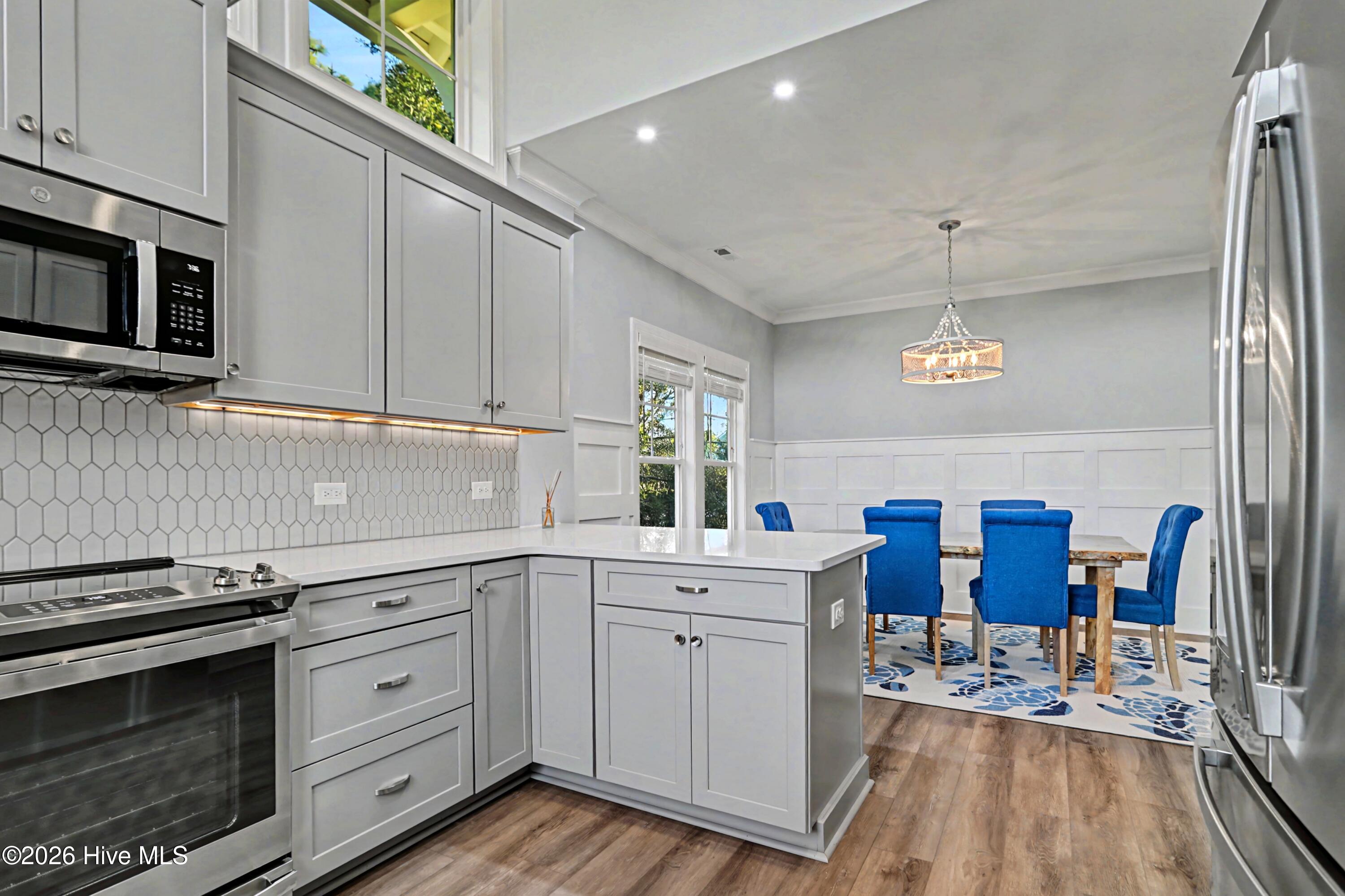 100555337 | Photo 16