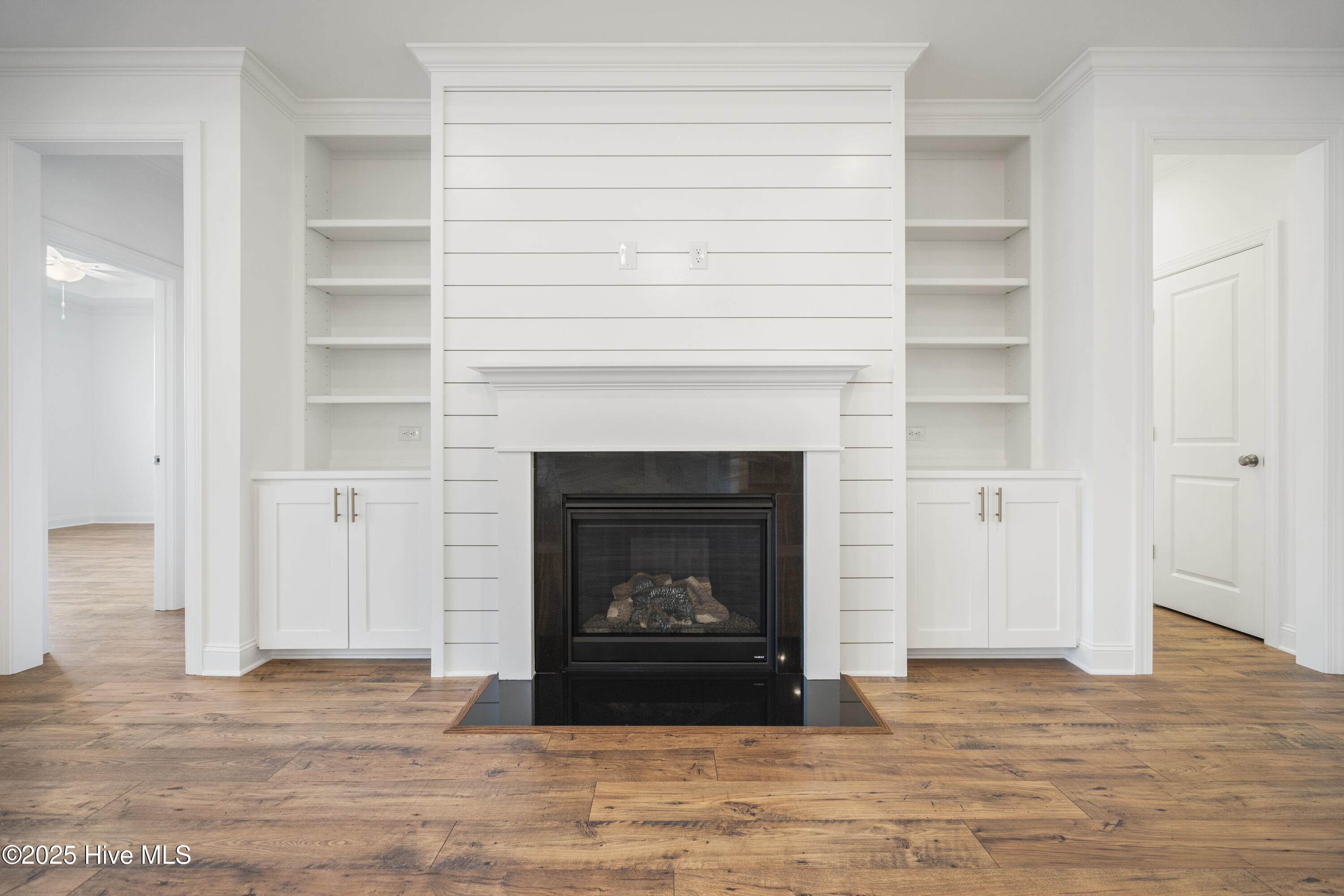 100493135 | Photo 14