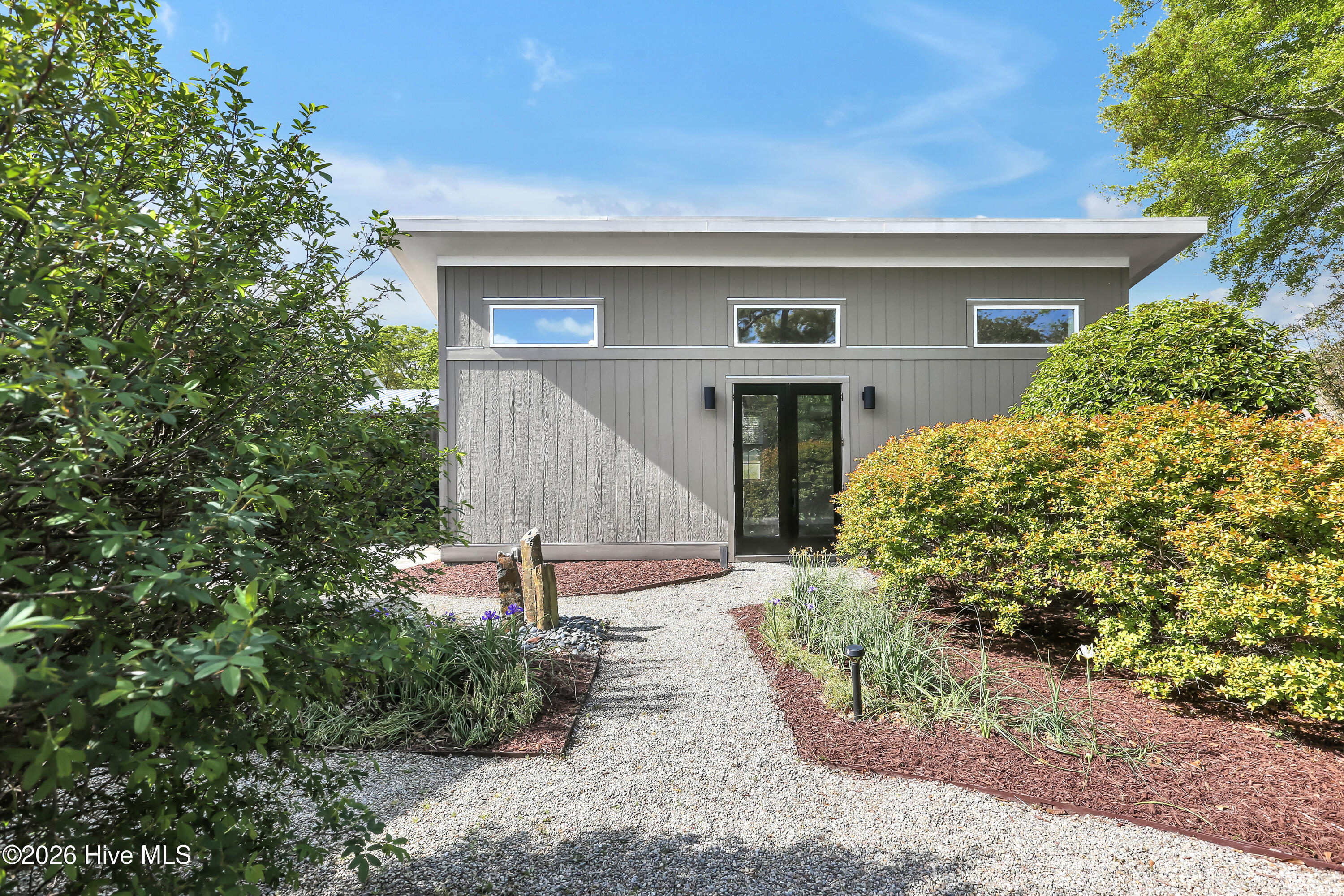 100565189 | Photo 34