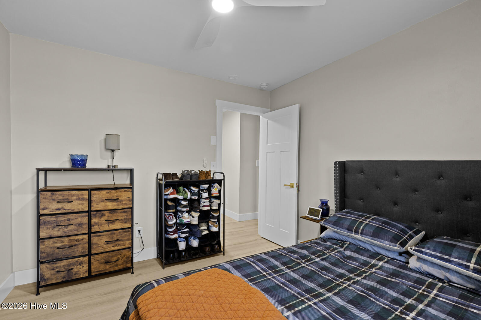 100565644 | Photo 16