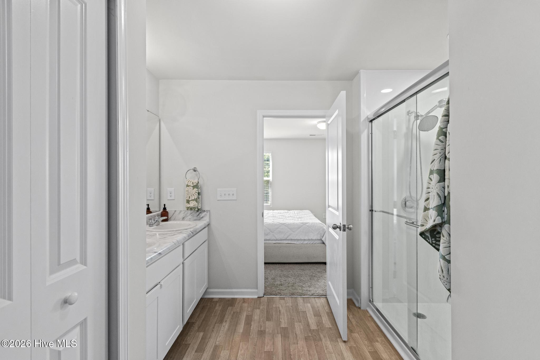 100565609 | Photo 20