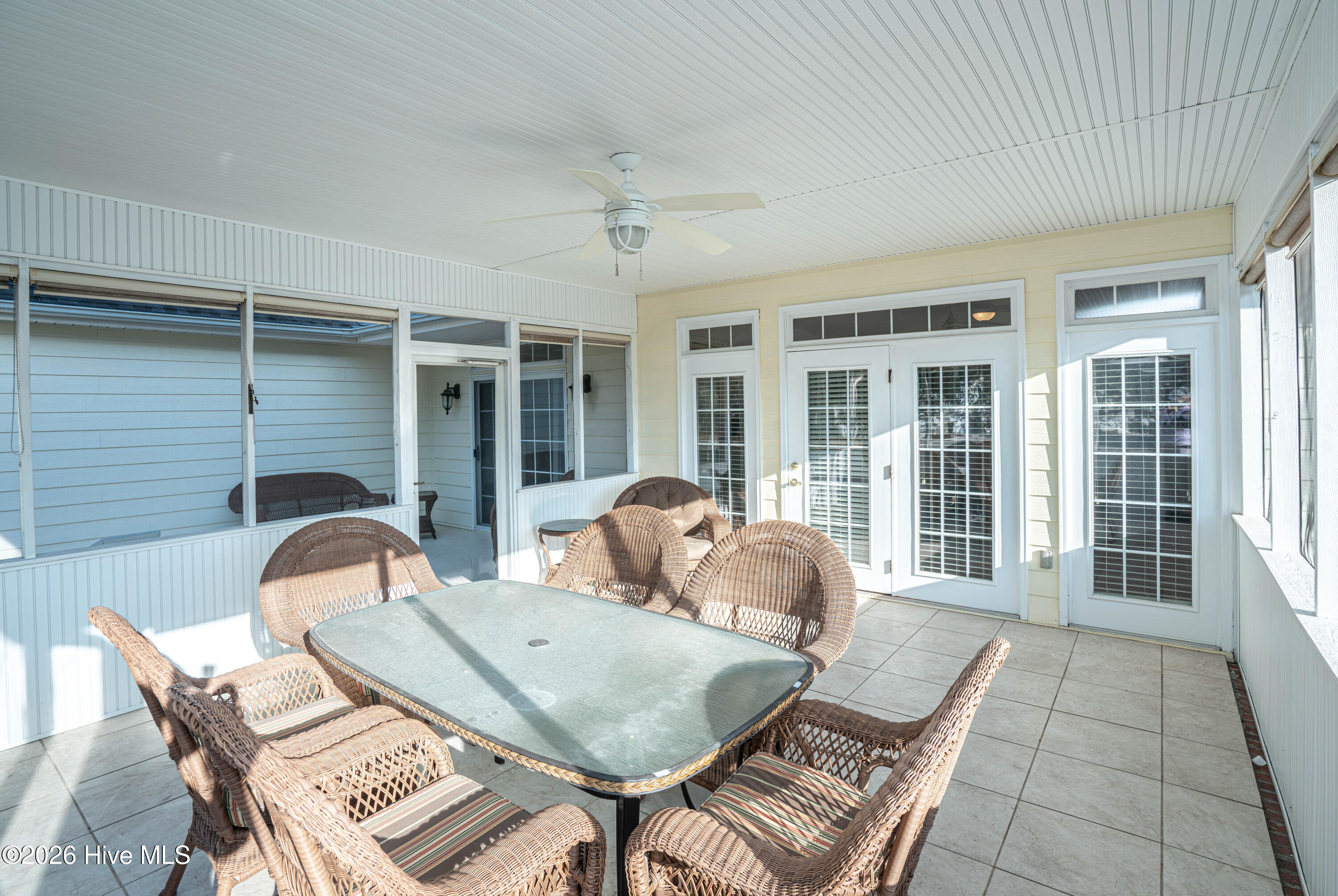 100553536 | Photo 48