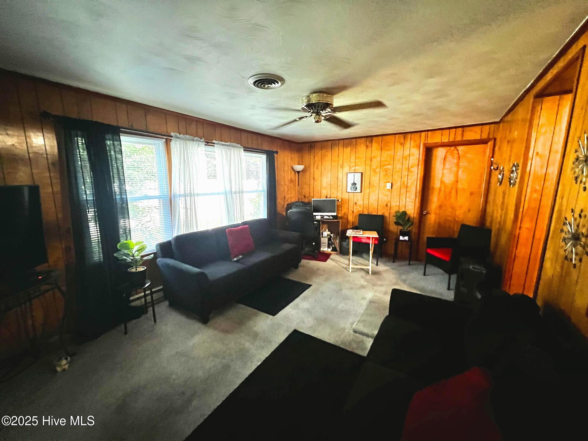 100521727 | Photo 13